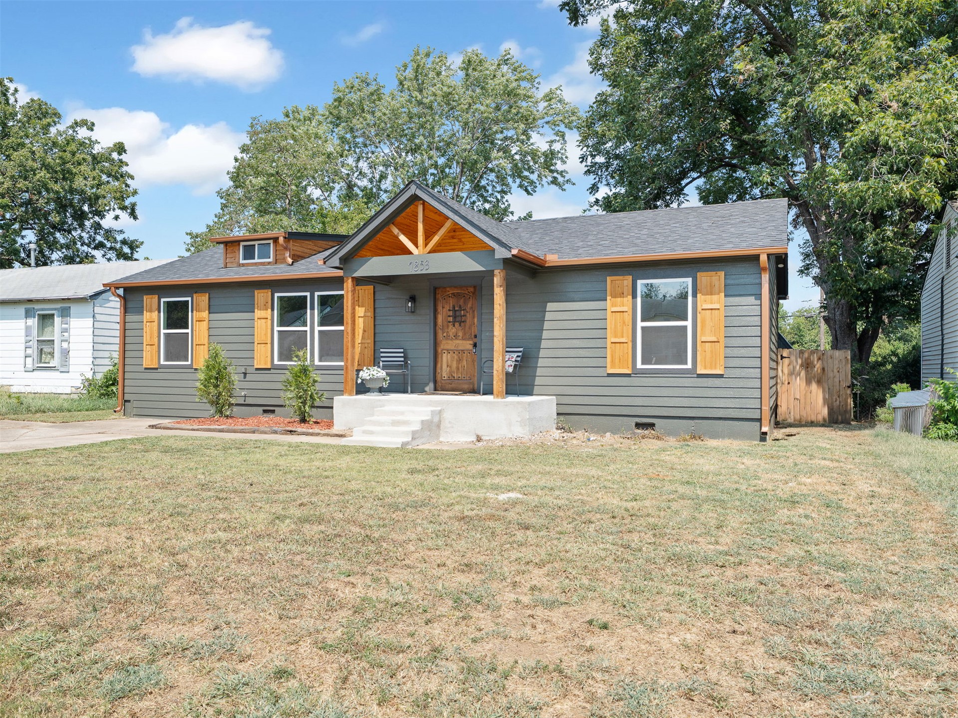 7853 E King Place Property Photo 2