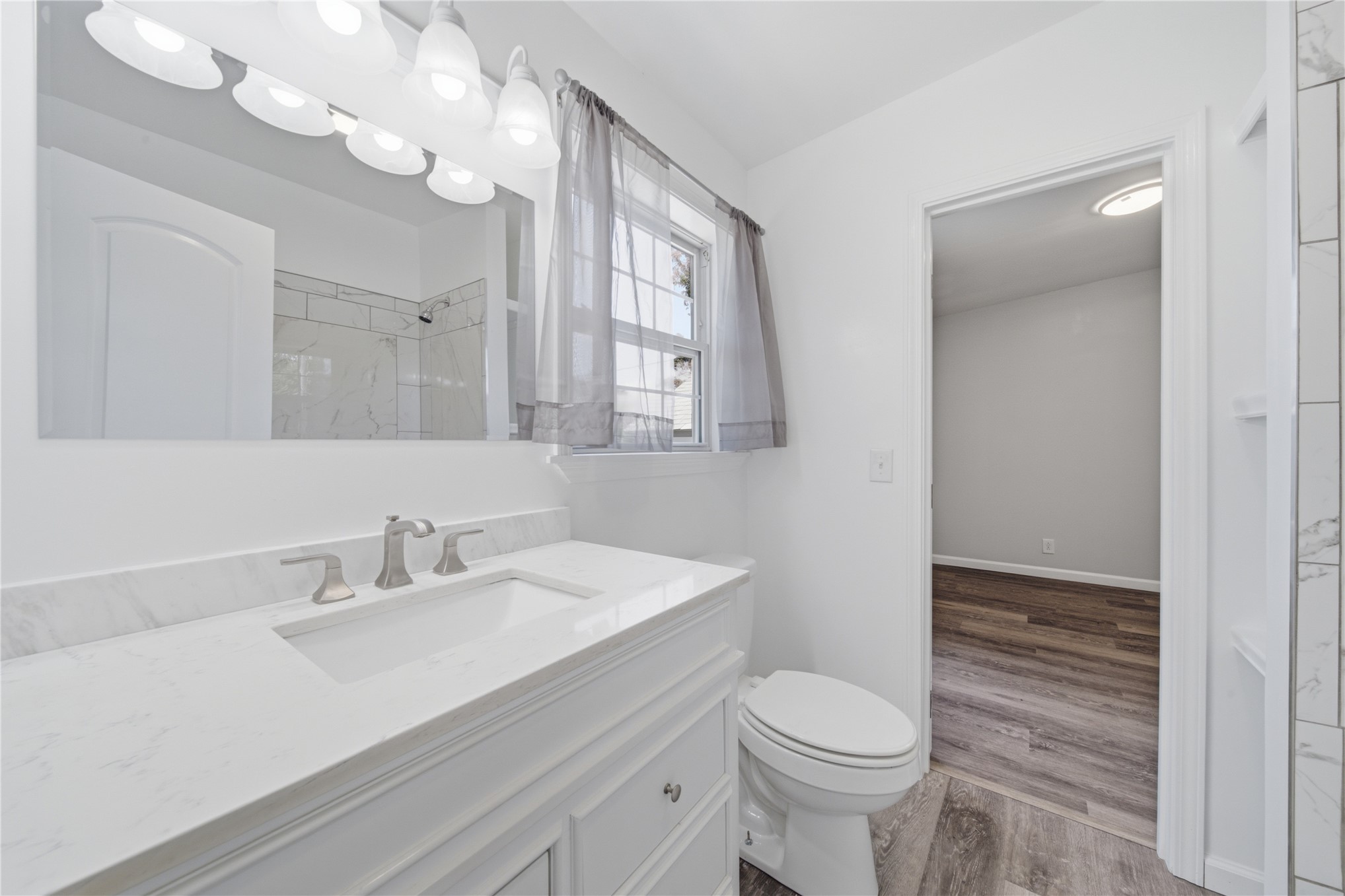 1214 N New Haven Avenue Property Photo 17