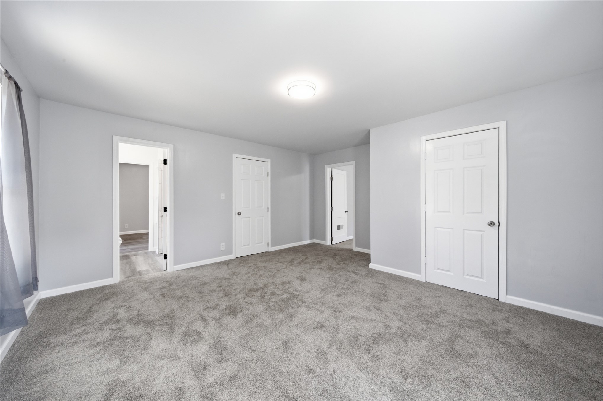 1214 N New Haven Avenue Property Photo 19