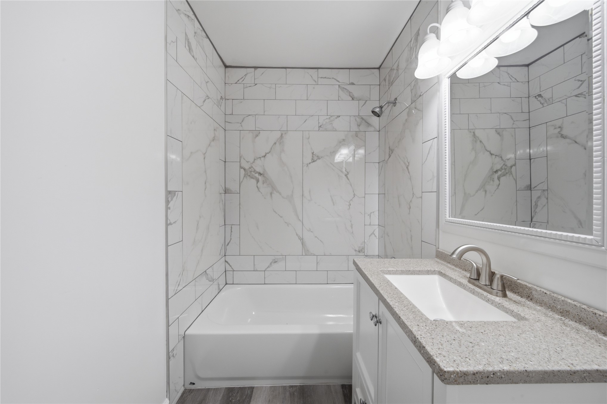1214 N New Haven Avenue Property Photo 21