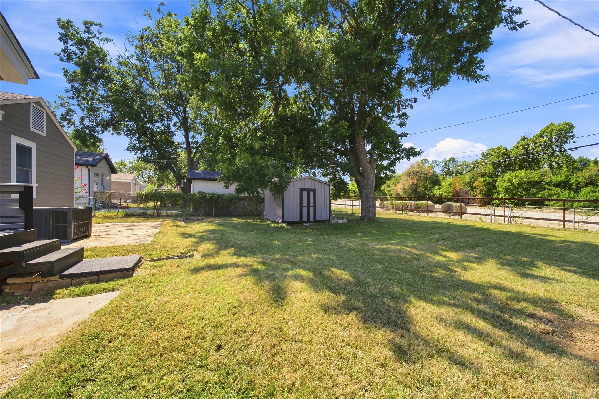 1214 N New Haven Avenue Property Photo 25