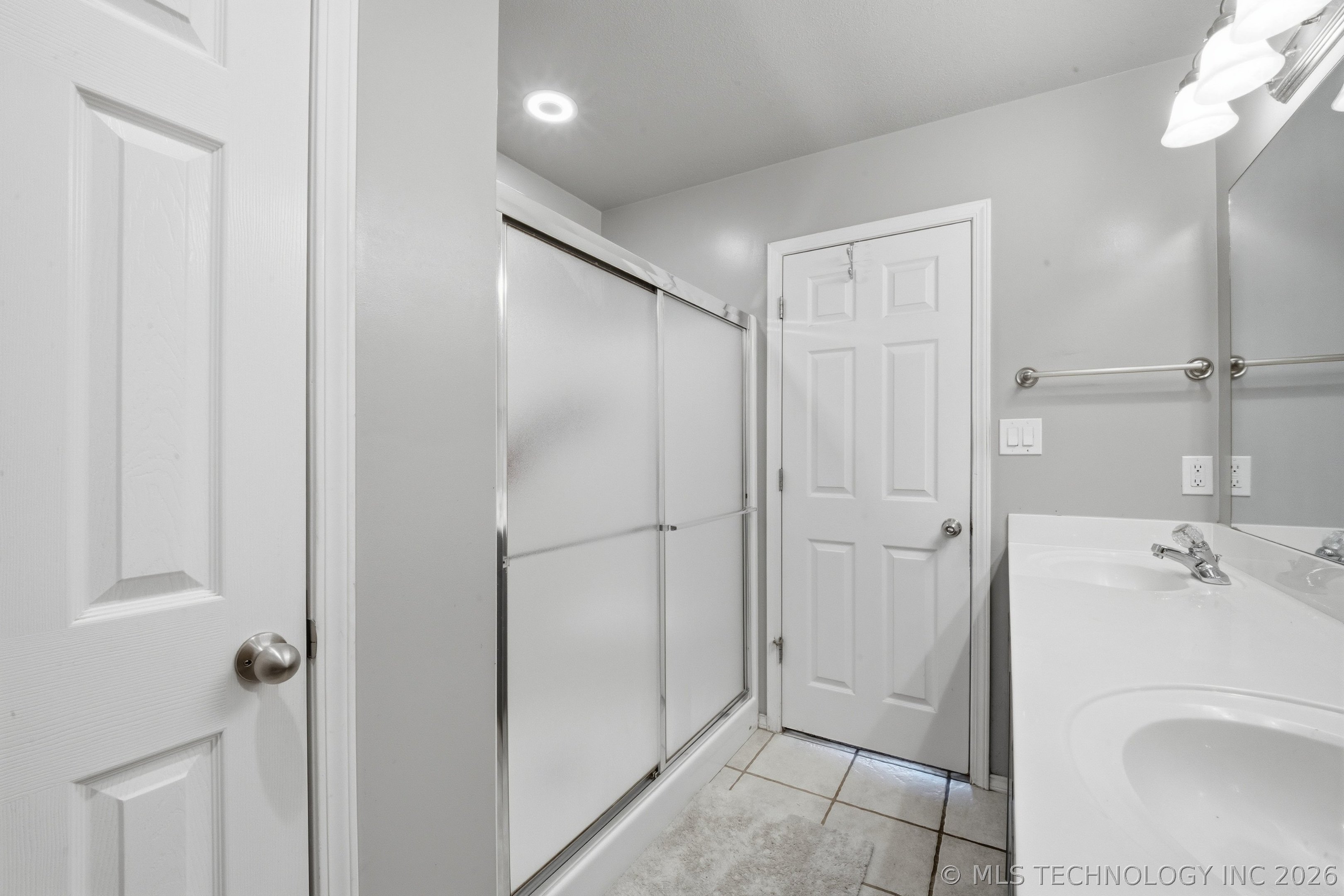 2111 S Javine Street Property Photo 21