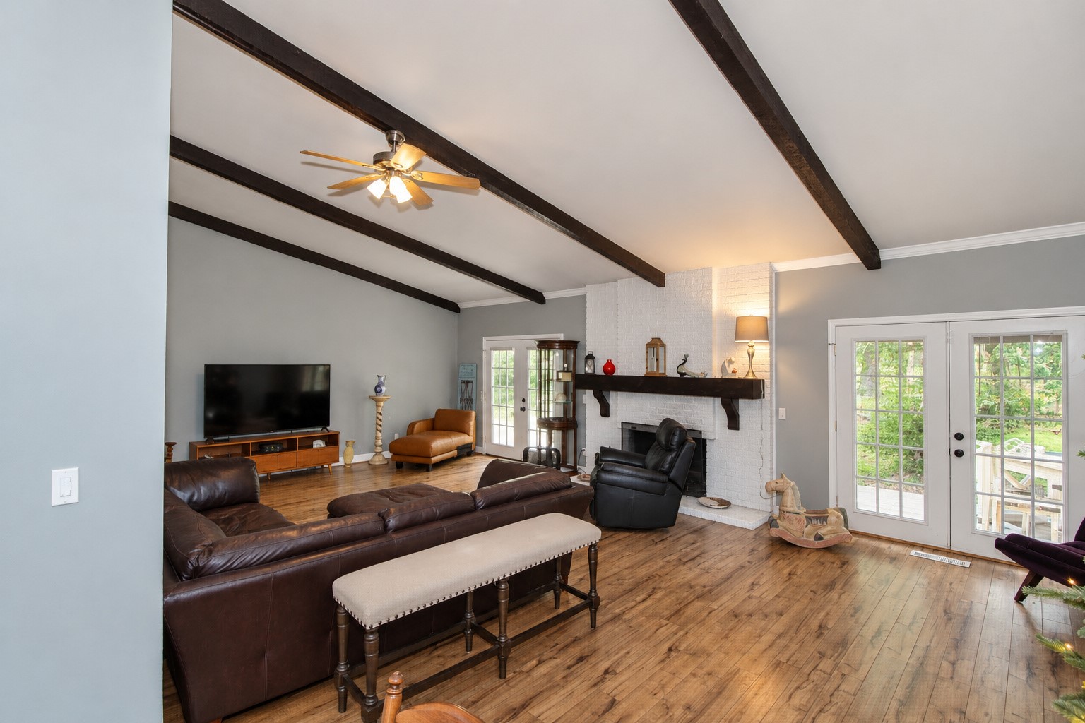 8413 Shadowood Avenue Property Photo 3