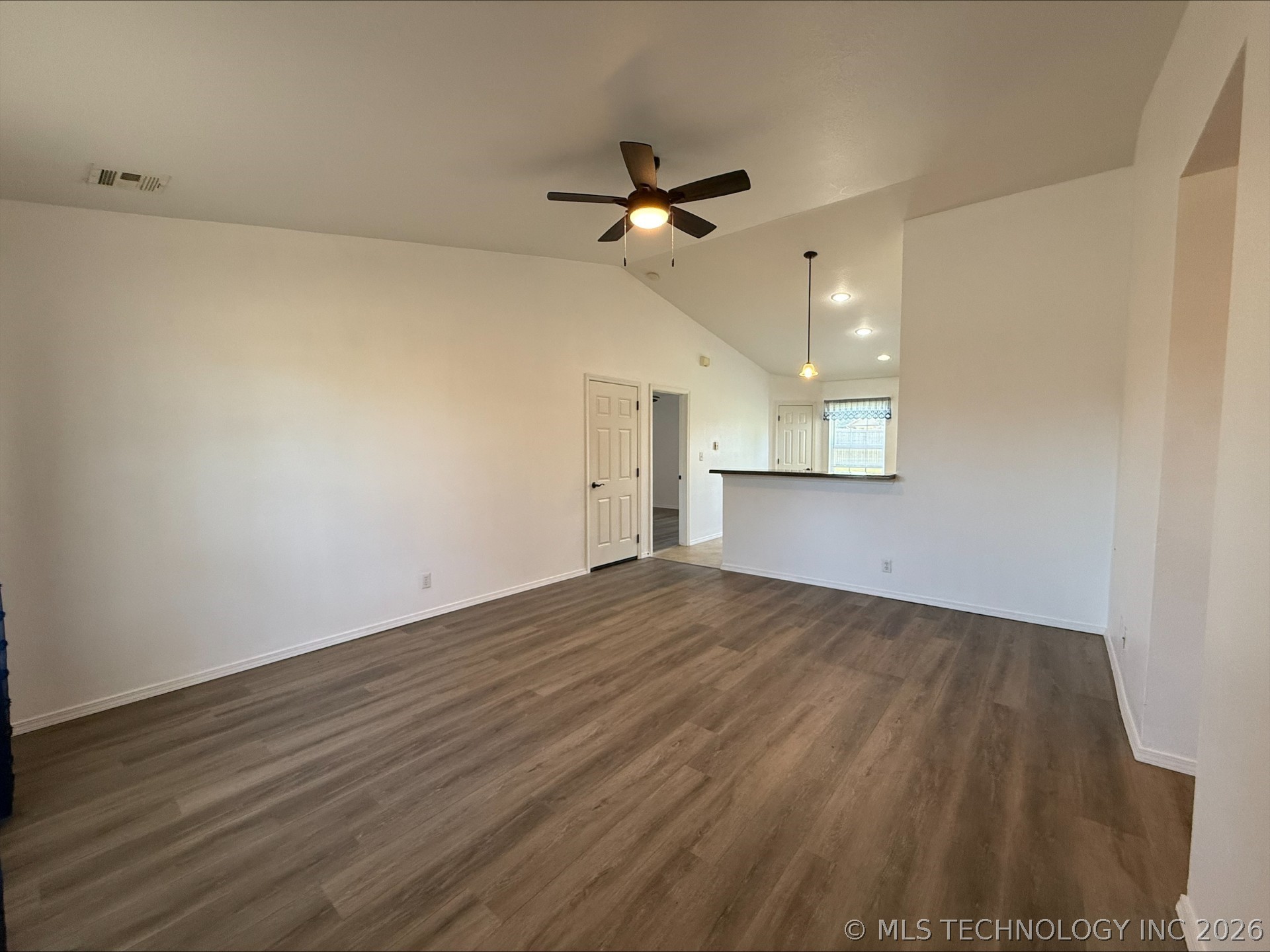 25720 E 90th Place S Property Photo 3
