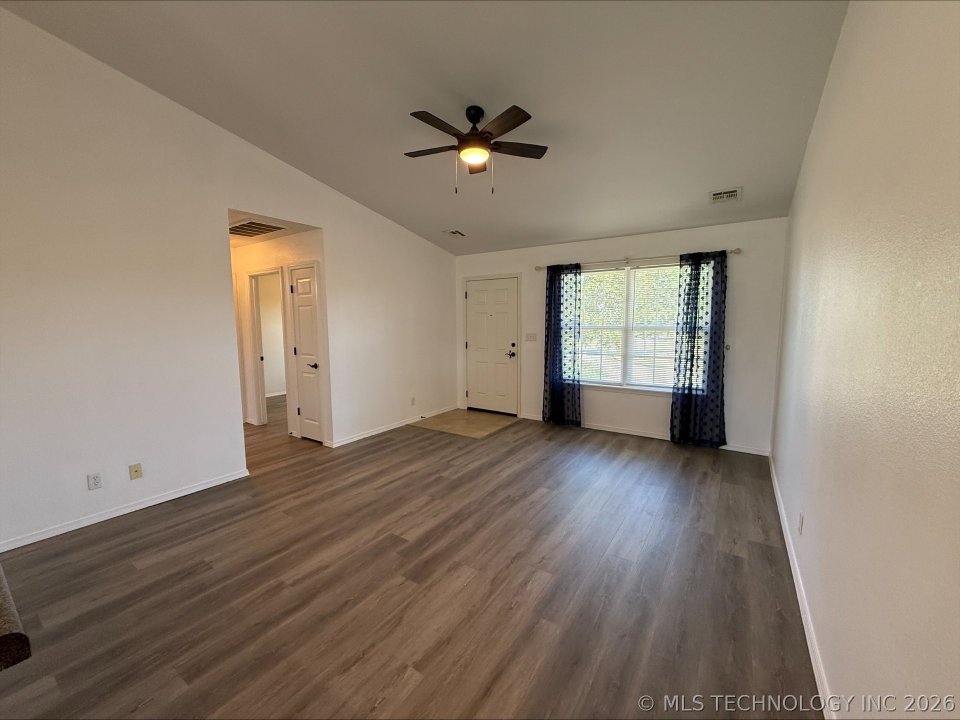 25720 E 90th Place S Property Photo 4