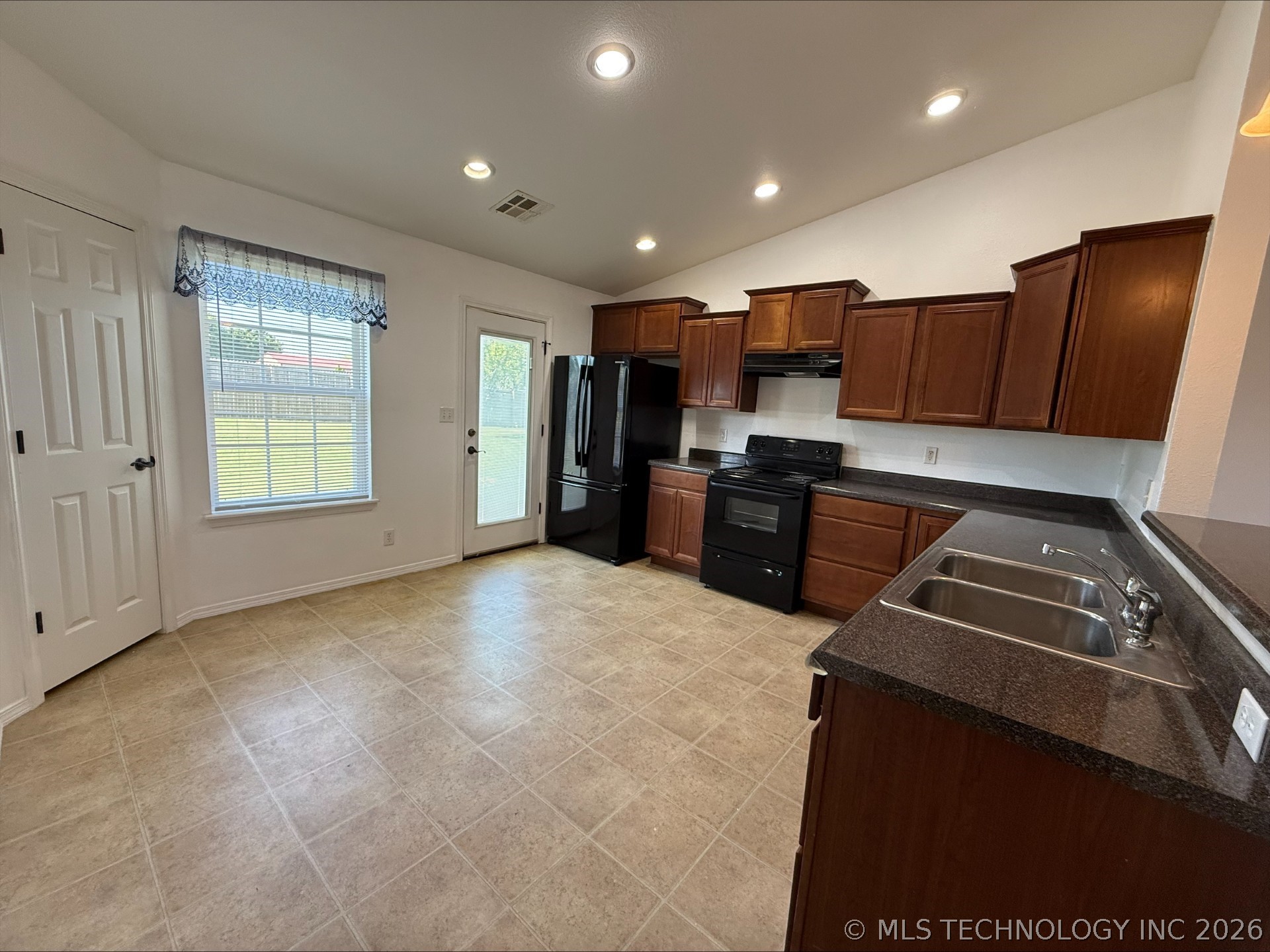 25720 E 90th Place S Property Photo 5