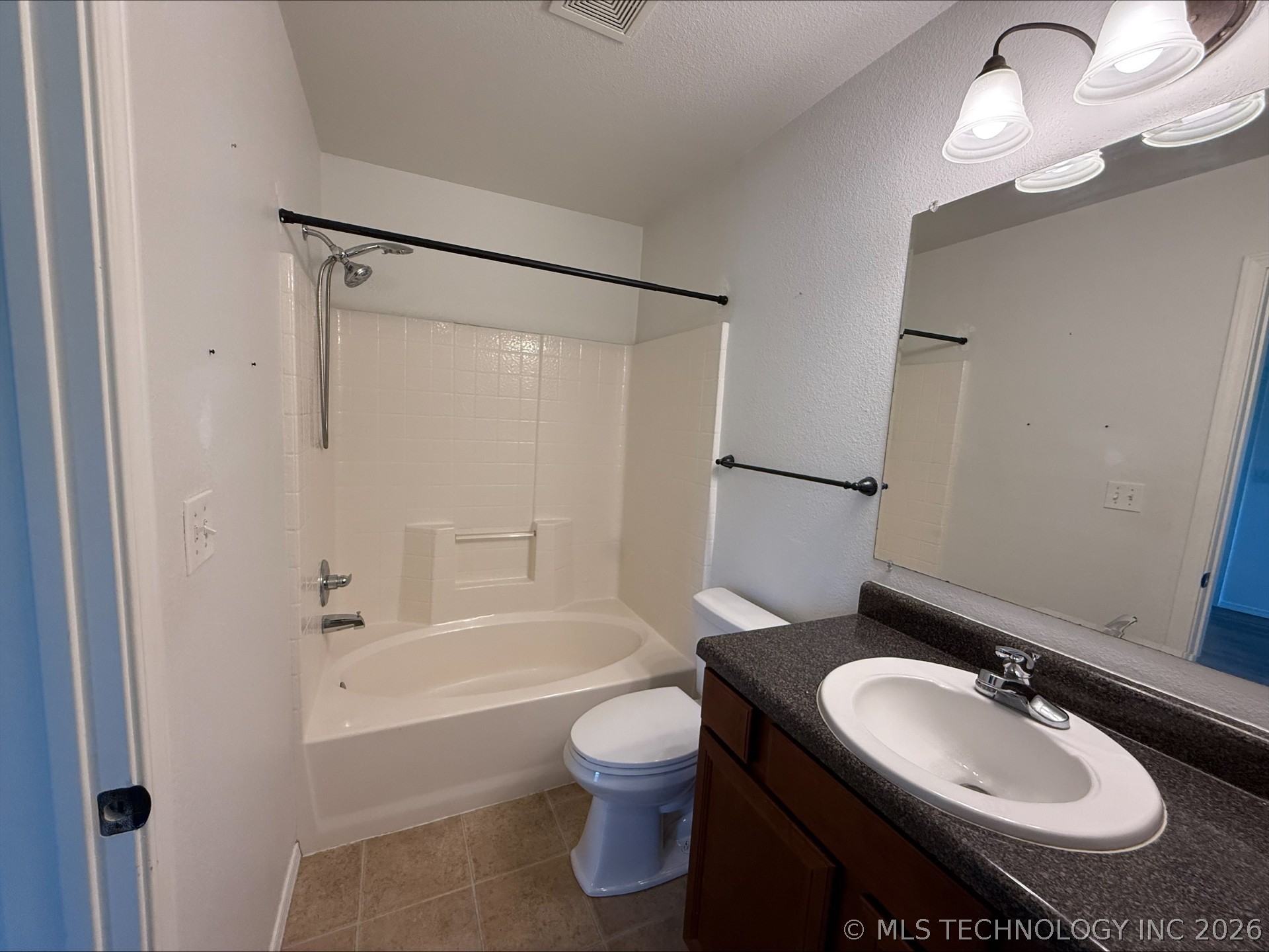 25720 E 90th Place S Property Photo 9