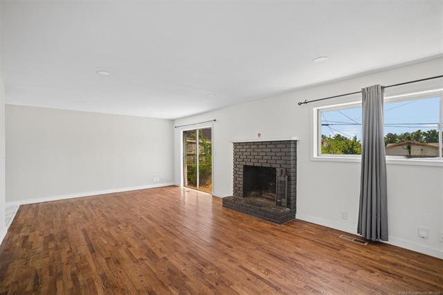 5428 E 25th Street Property Photo 2