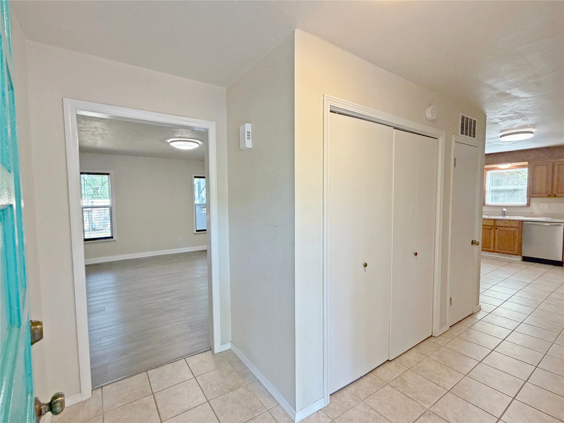 505 Mckie Street Property Photo 4