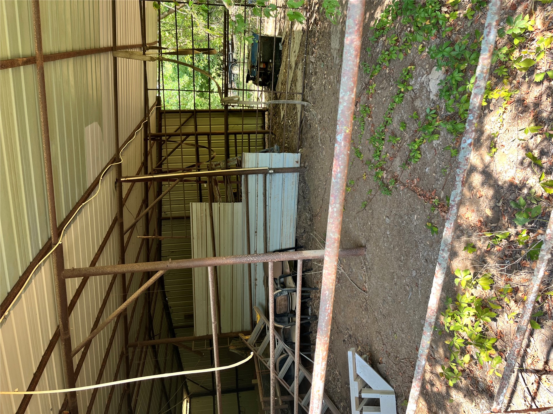 Leach Avenue Property Photo 3