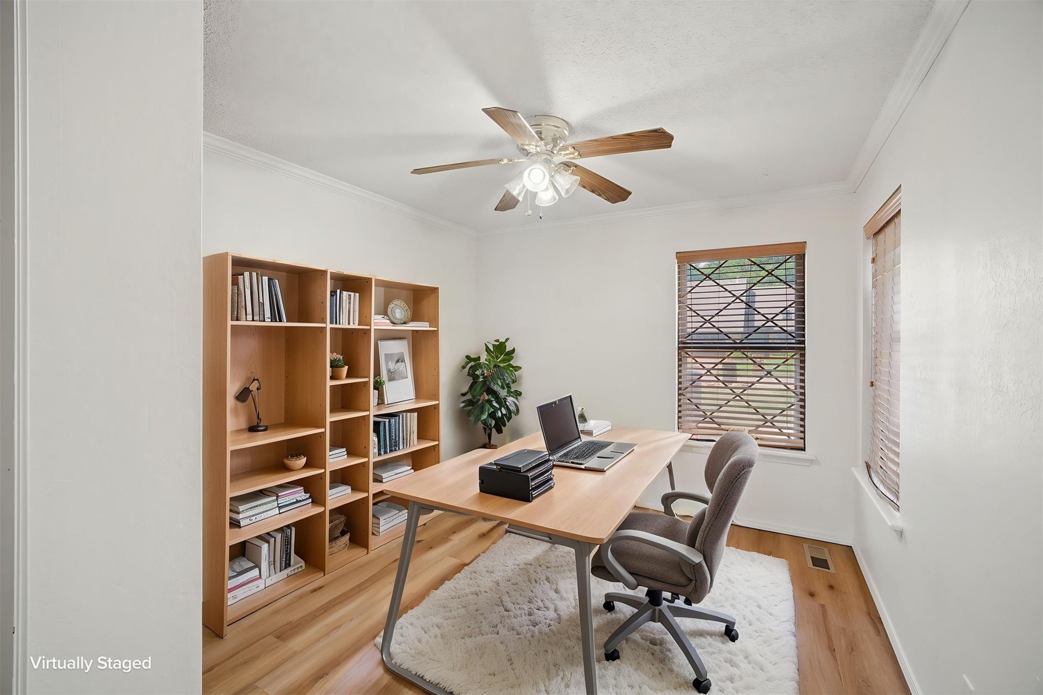 8027 S Irvington Avenue Property Photo 10