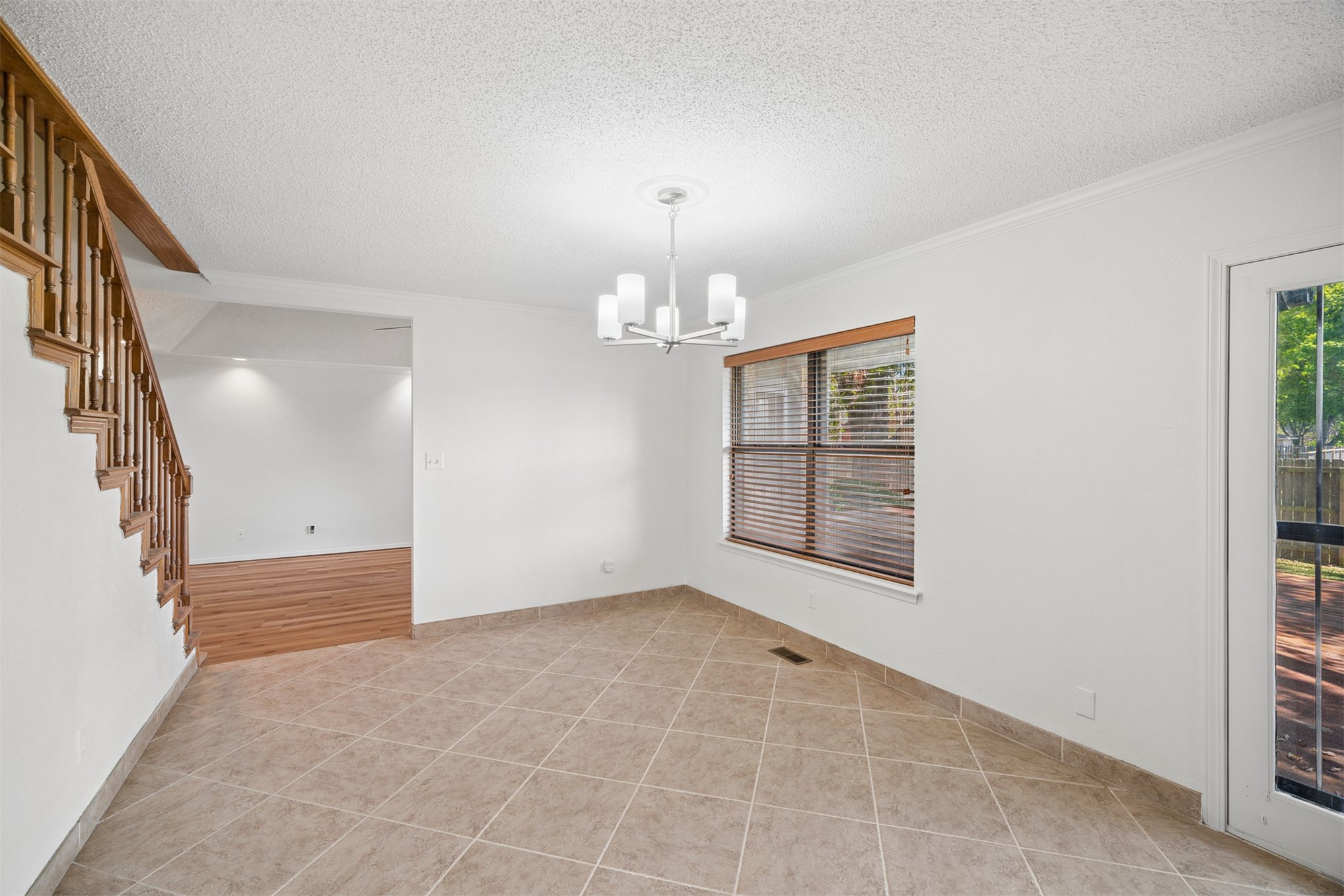 8027 S Irvington Avenue Property Photo 14