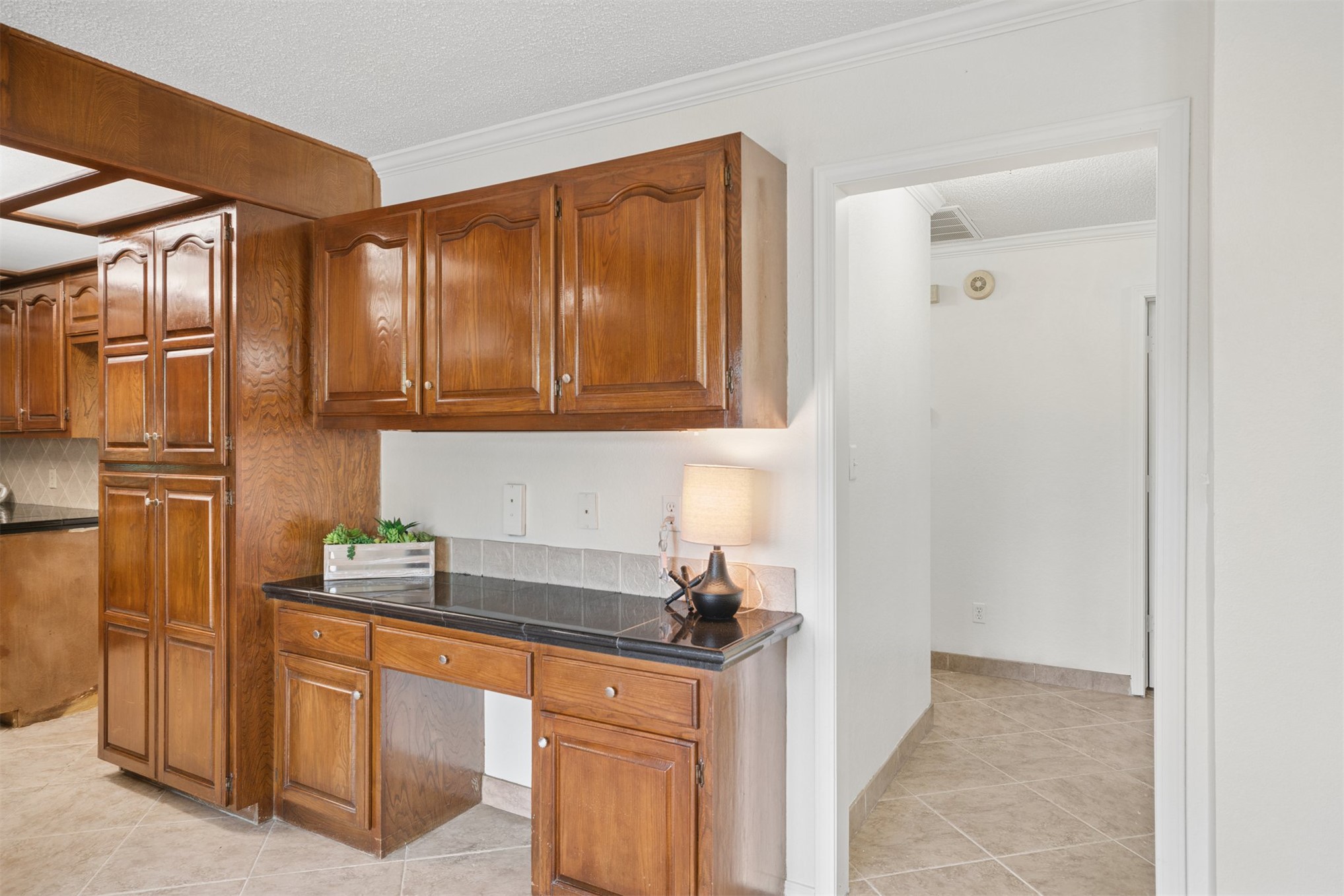 8027 S Irvington Avenue Property Photo 19