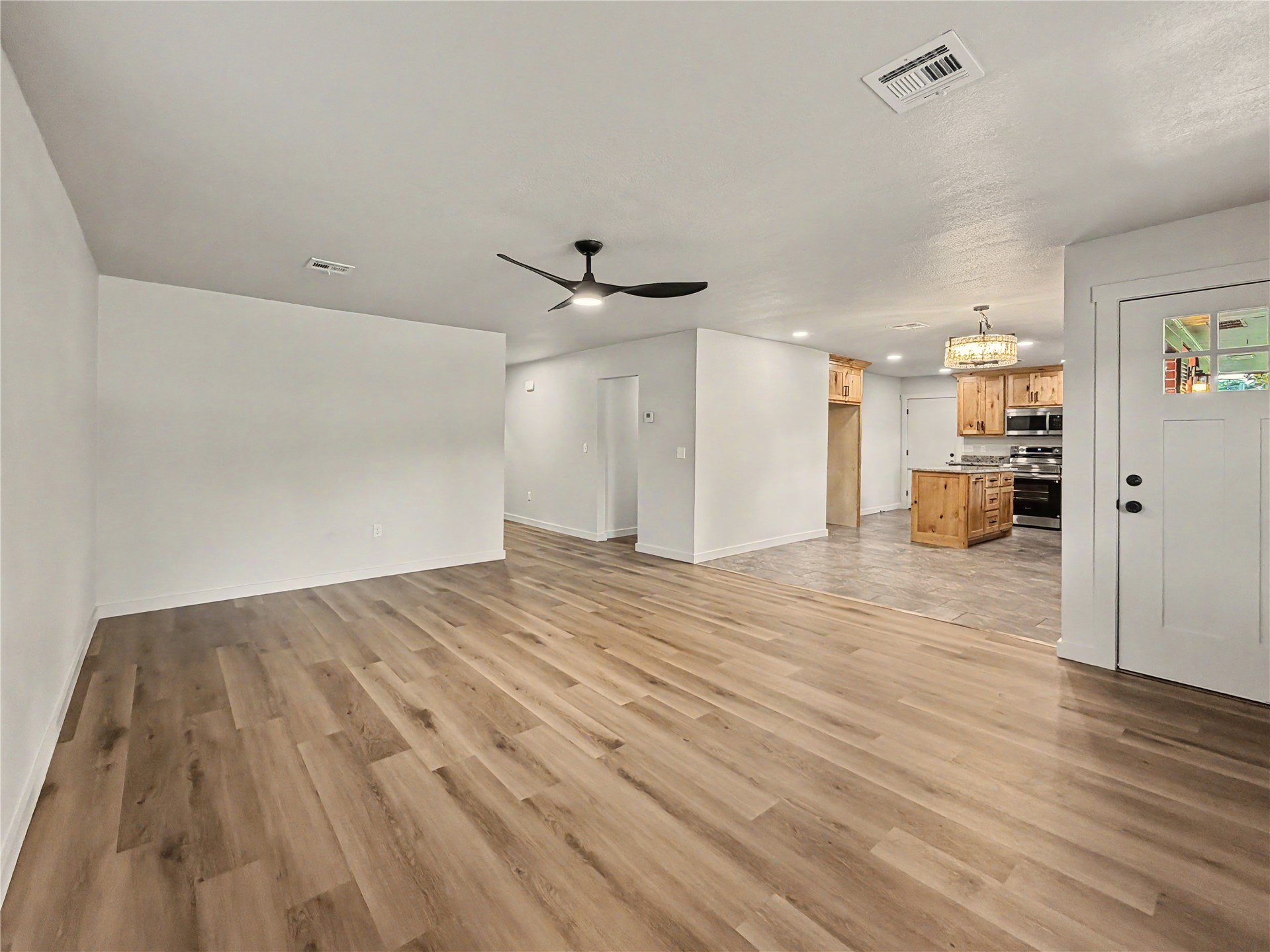 905 Lamer Avenue Property Photo 8