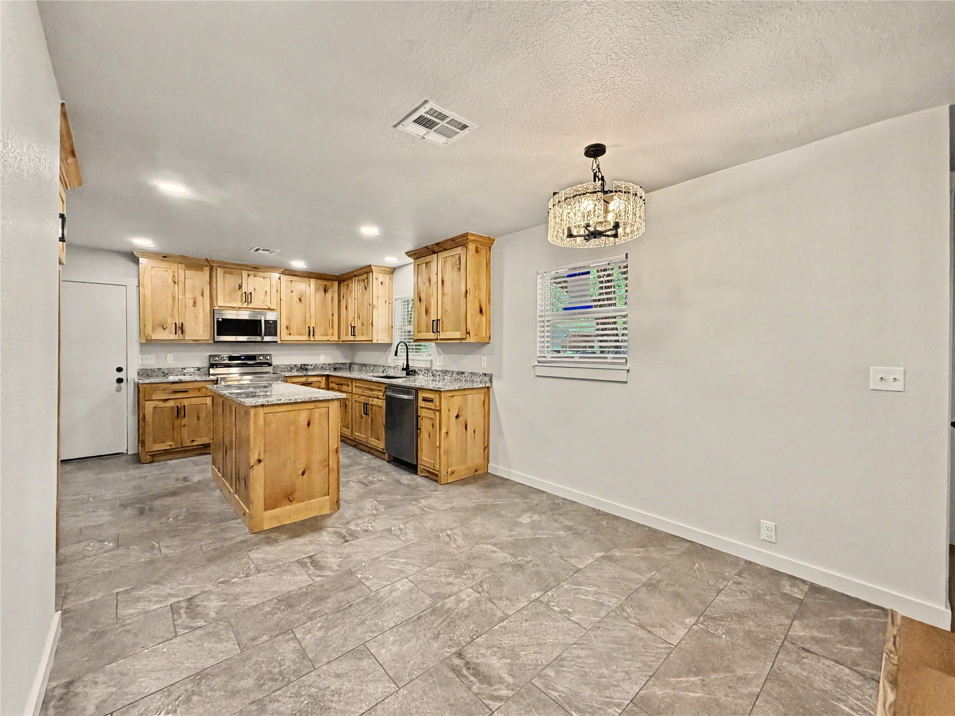 905 Lamer Avenue Property Photo 14