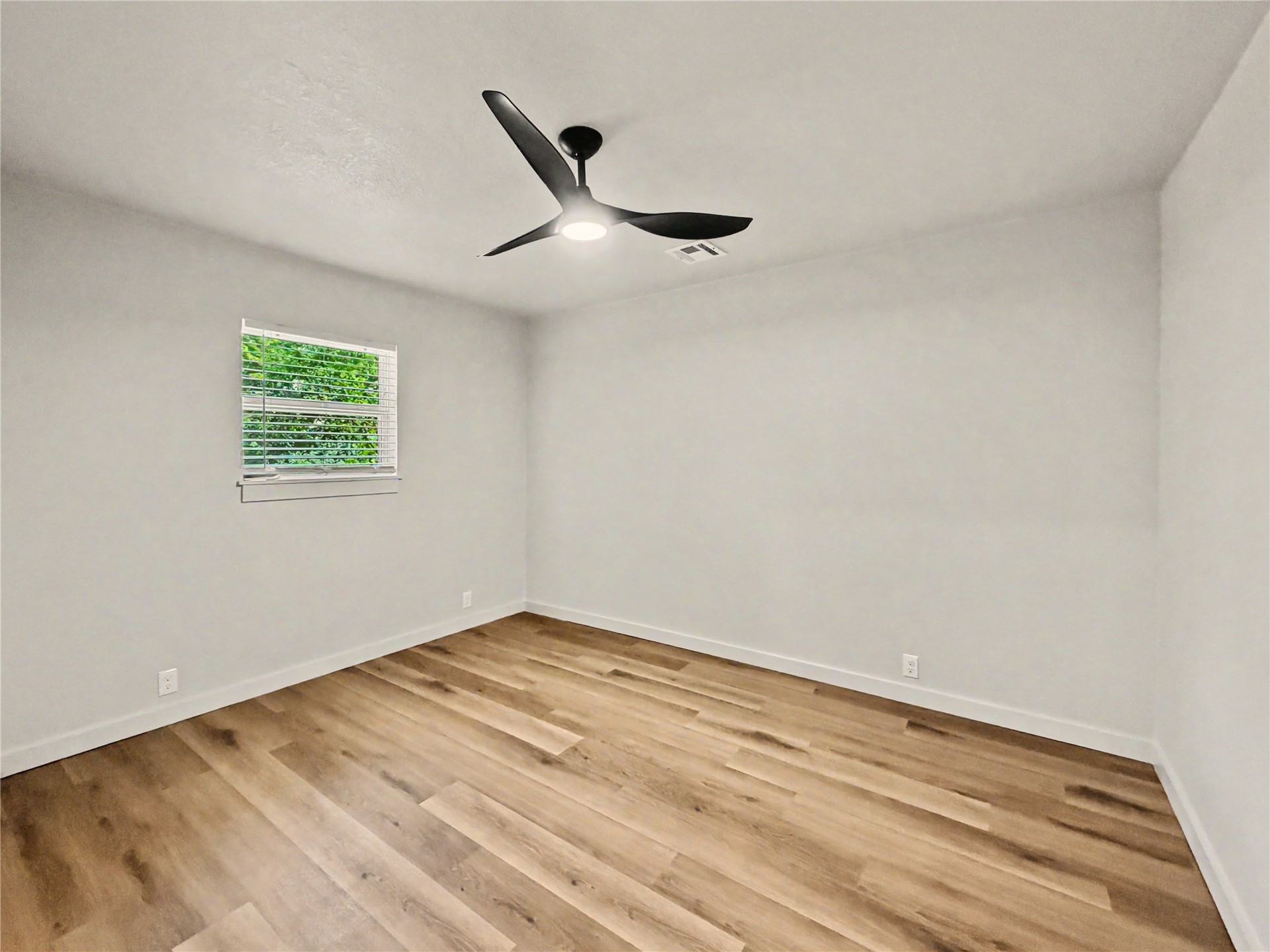 905 Lamer Avenue Property Photo 33