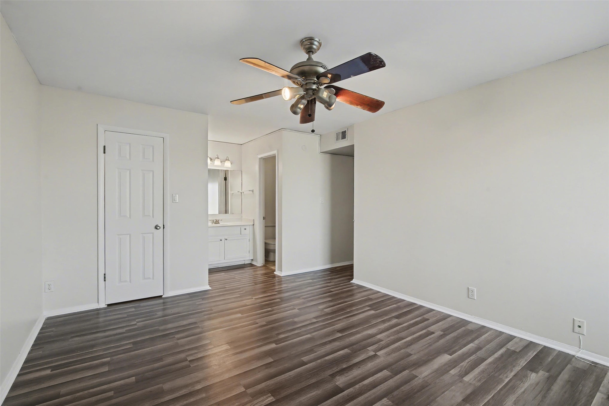 7447 S Yale Street 226 Property Photo 6