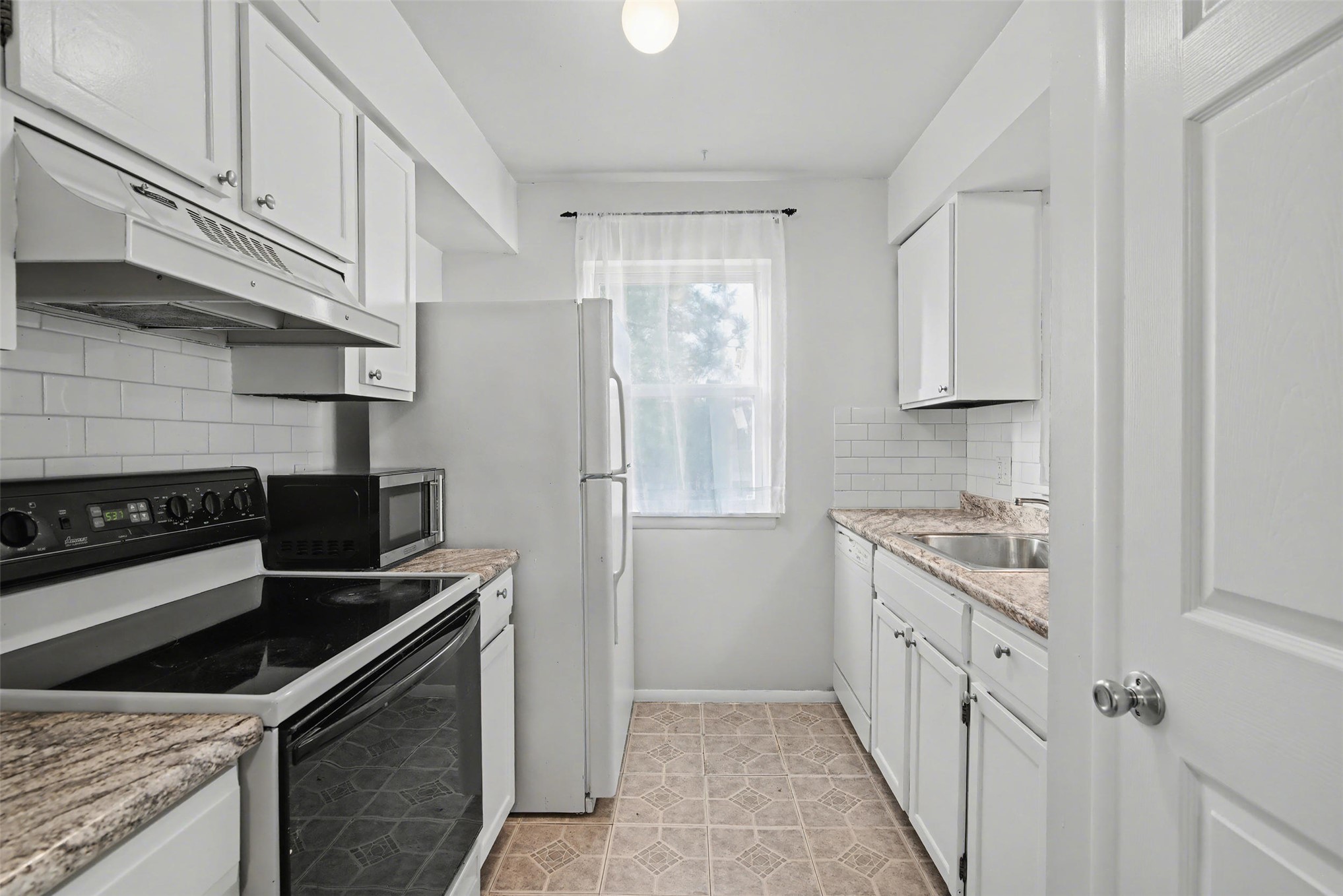 7447 S Yale Street 226 Property Photo 21