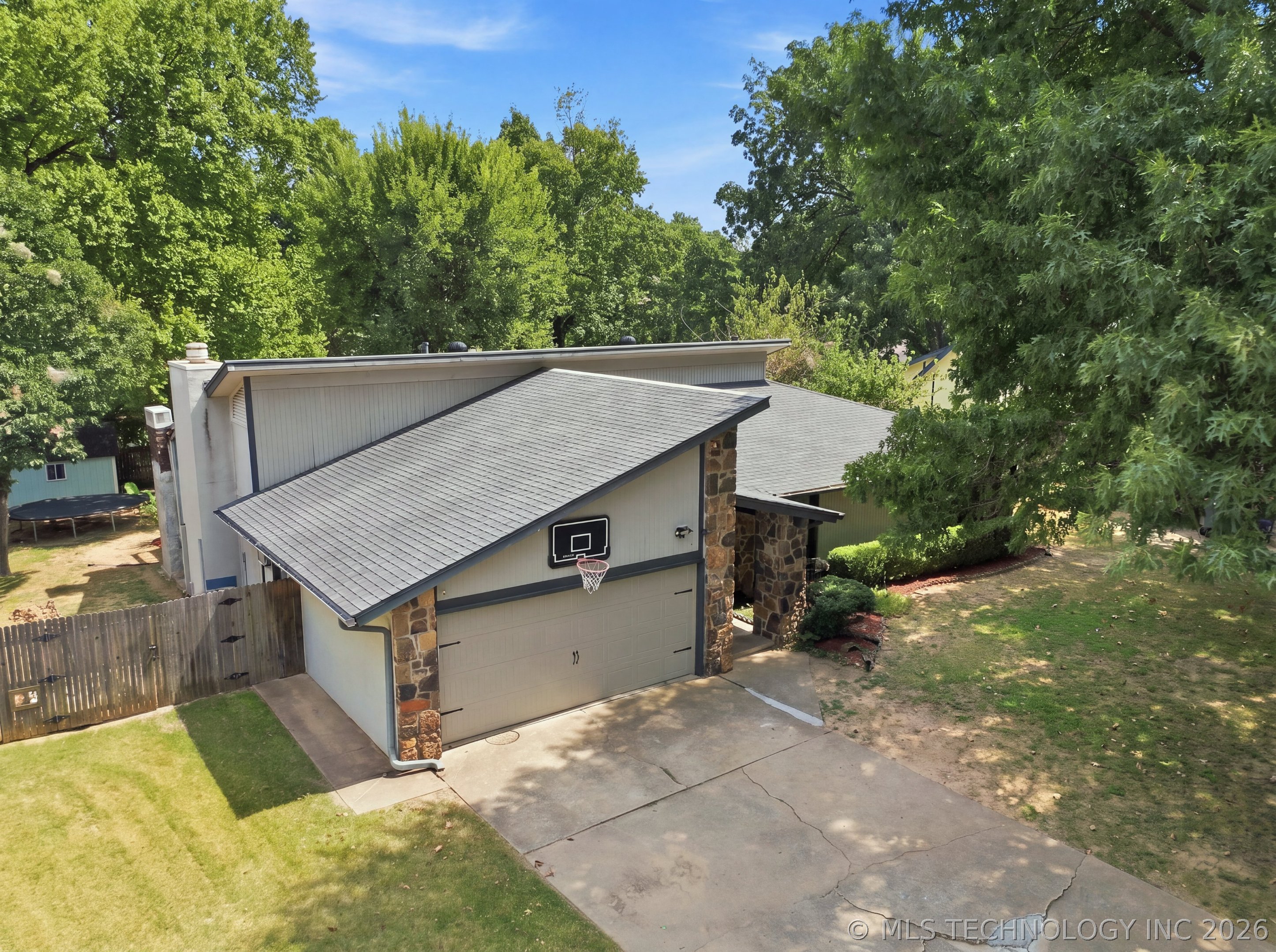 8211 S Marion Avenue Property Photo 4