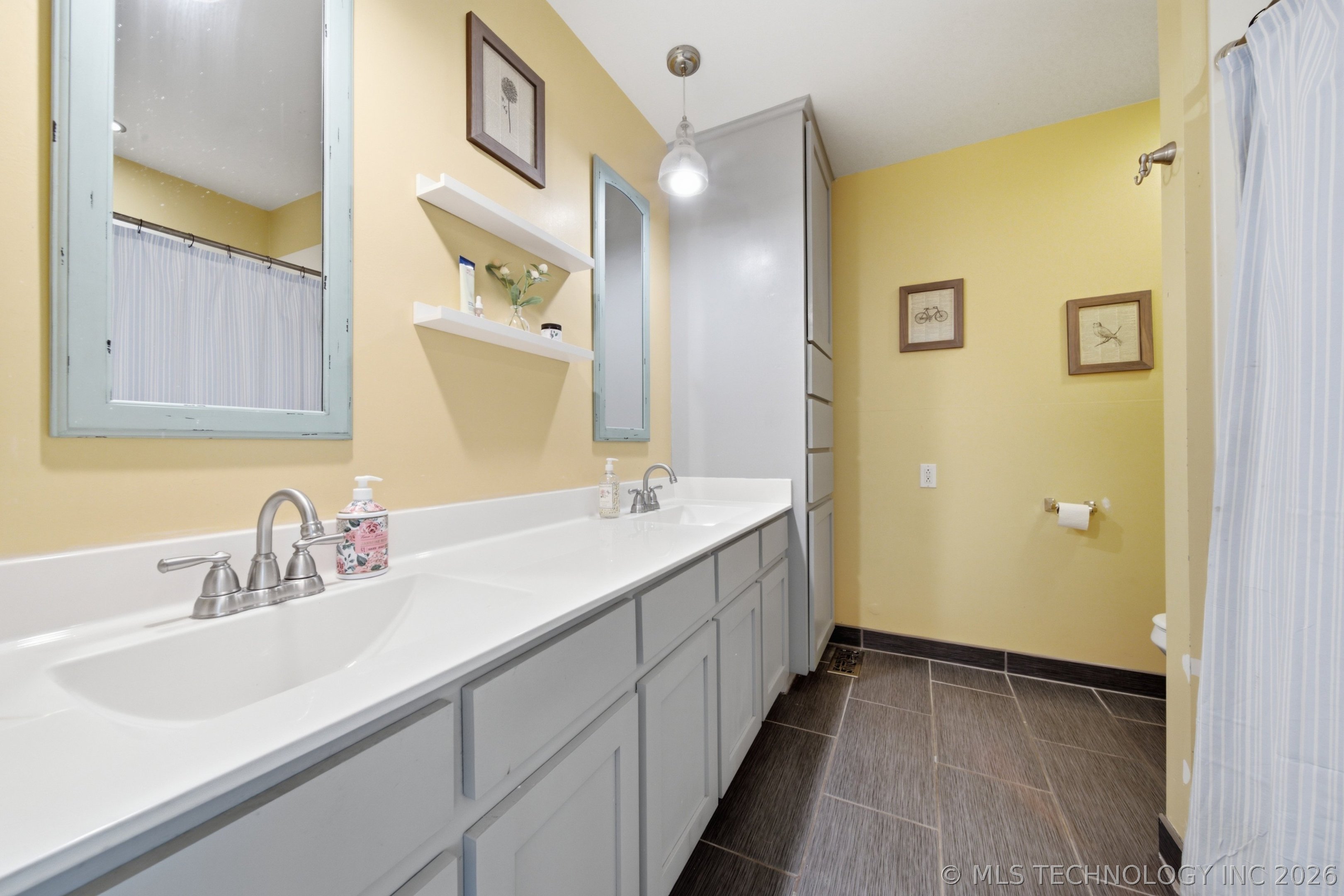 8211 S Marion Avenue Property Photo 29