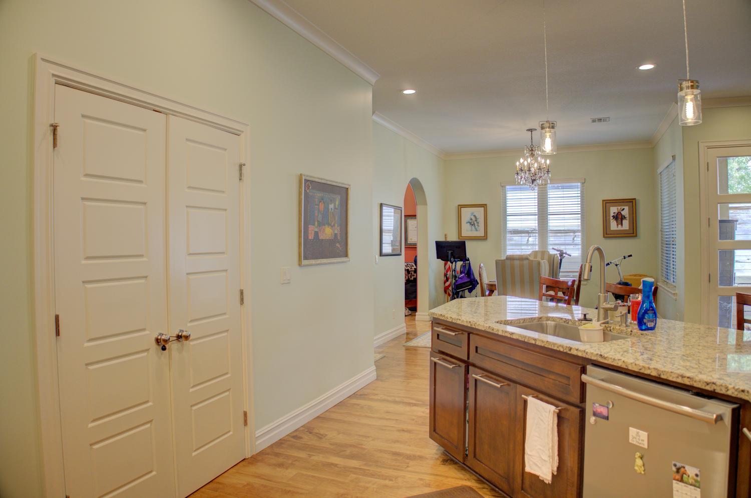 1112 E 36th Street Property Photo 19