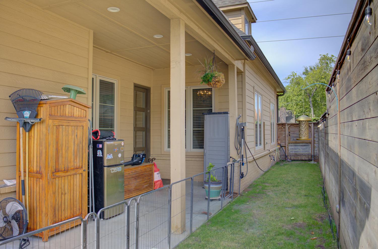 1112 E 36th Street Property Photo 45