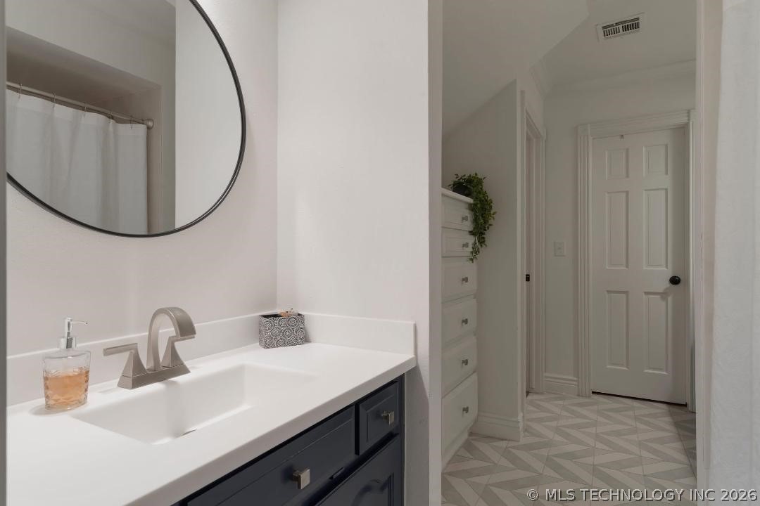 804 E Van Buren Street Property Photo 36