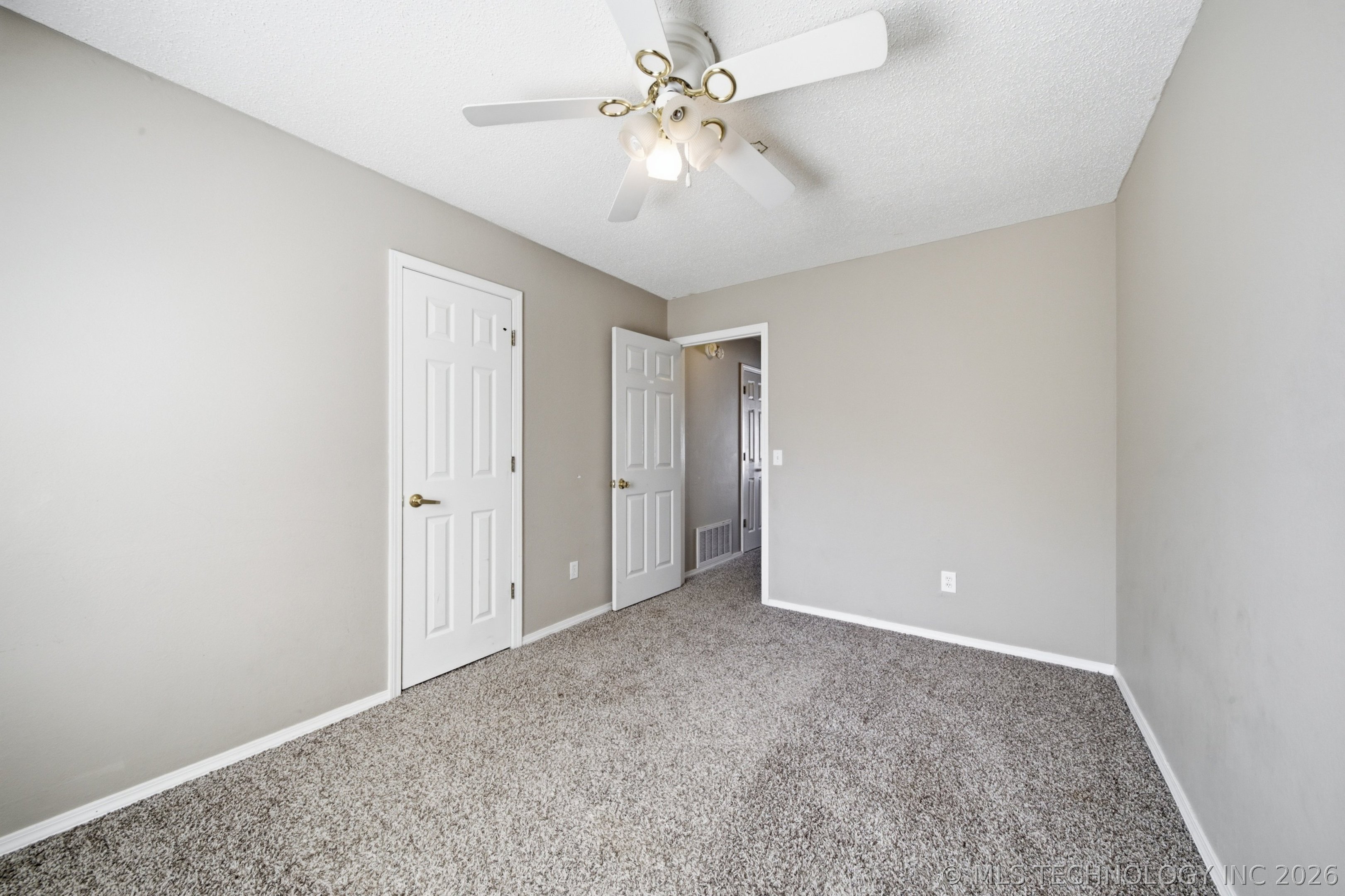 13418 S 90th East Avenue Property Photo 19