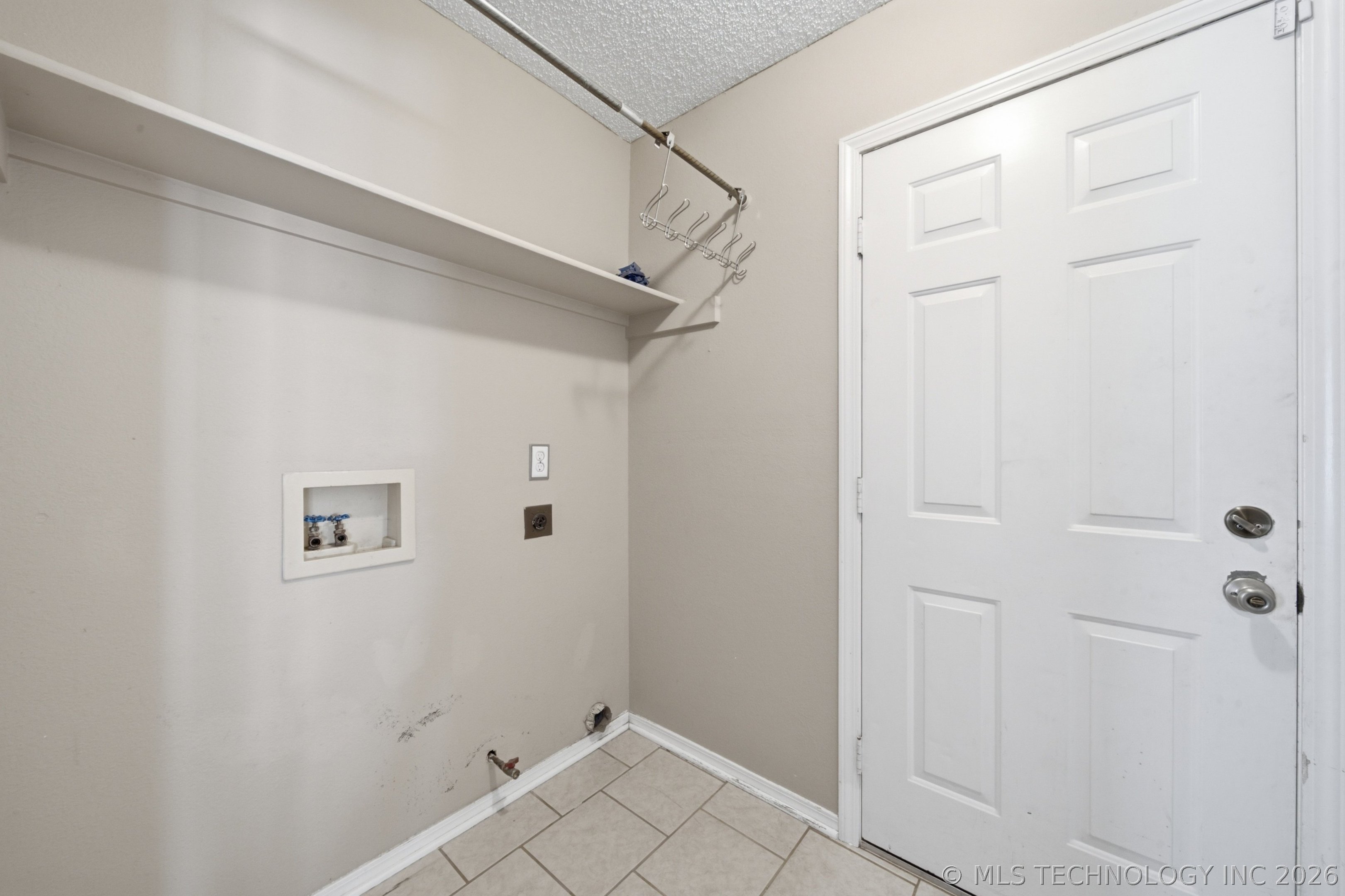 13418 S 90th East Avenue Property Photo 23