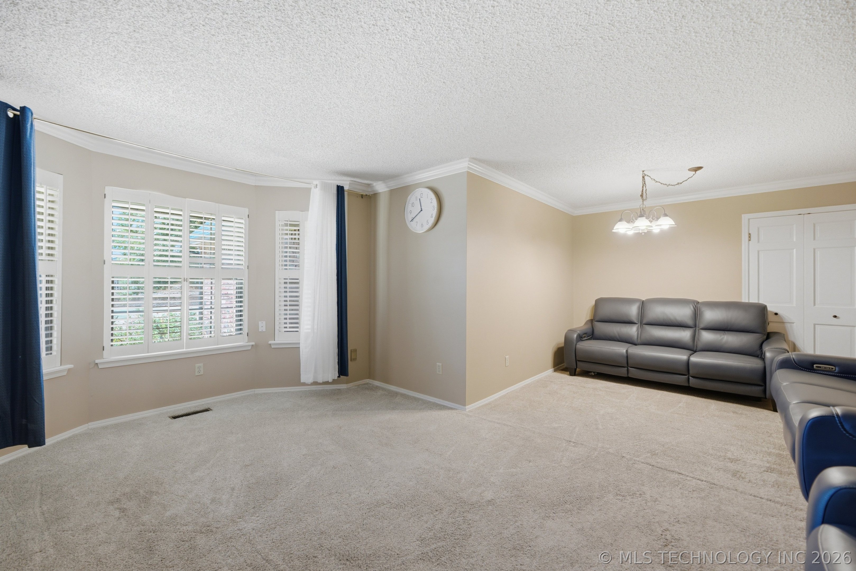 7419 S 86th East Avenue Property Photo 4