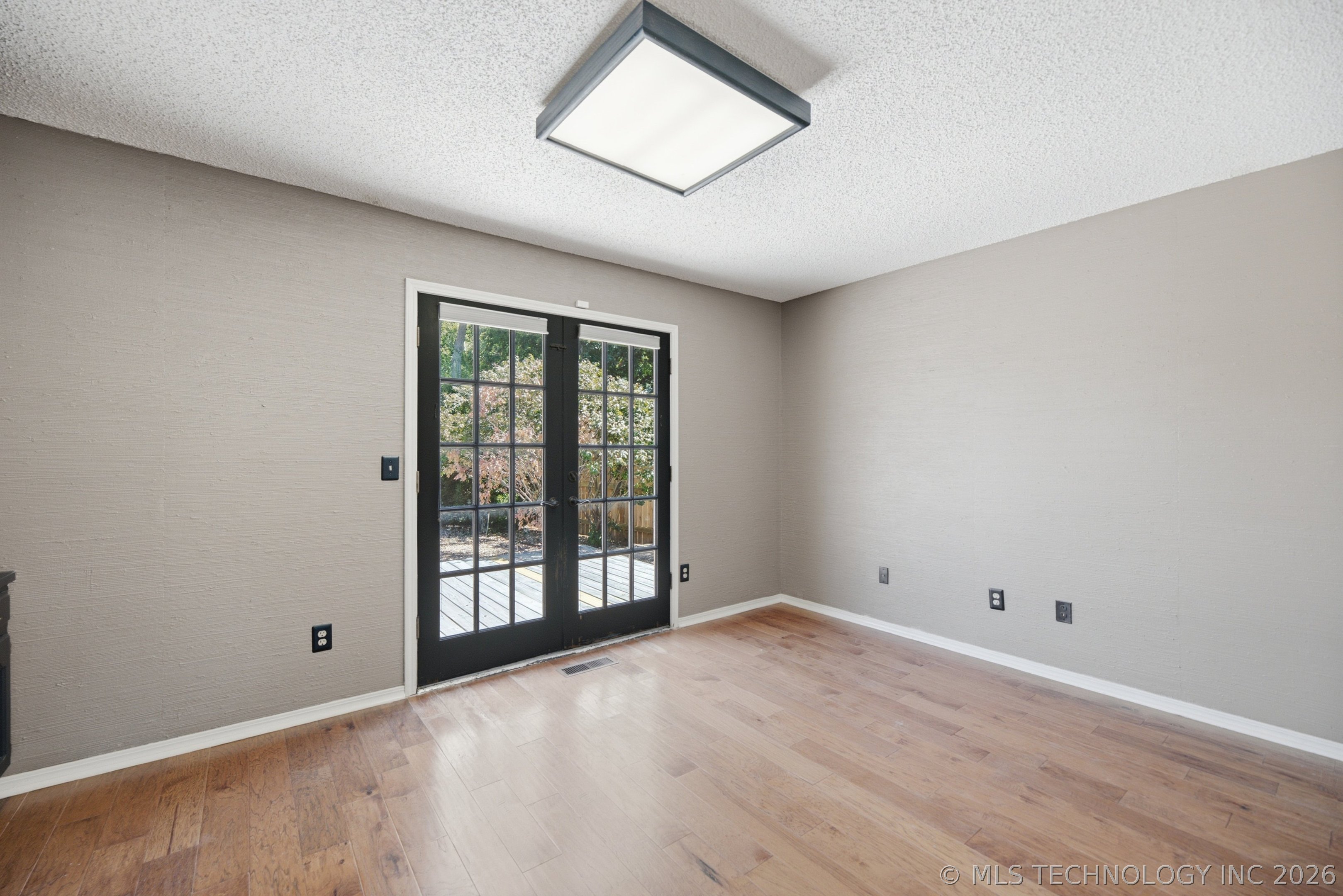 7419 S 86th East Avenue Property Photo 15