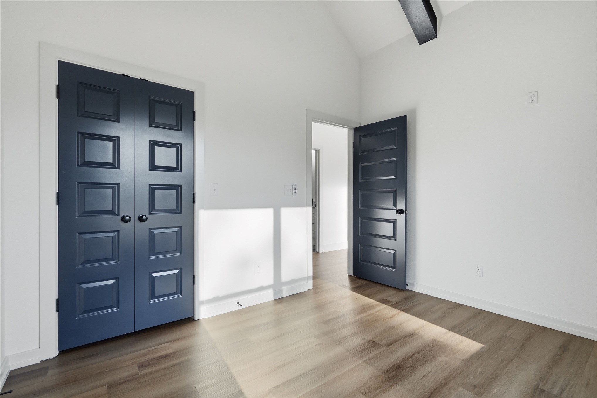 506 N Ross Street Property Photo 11