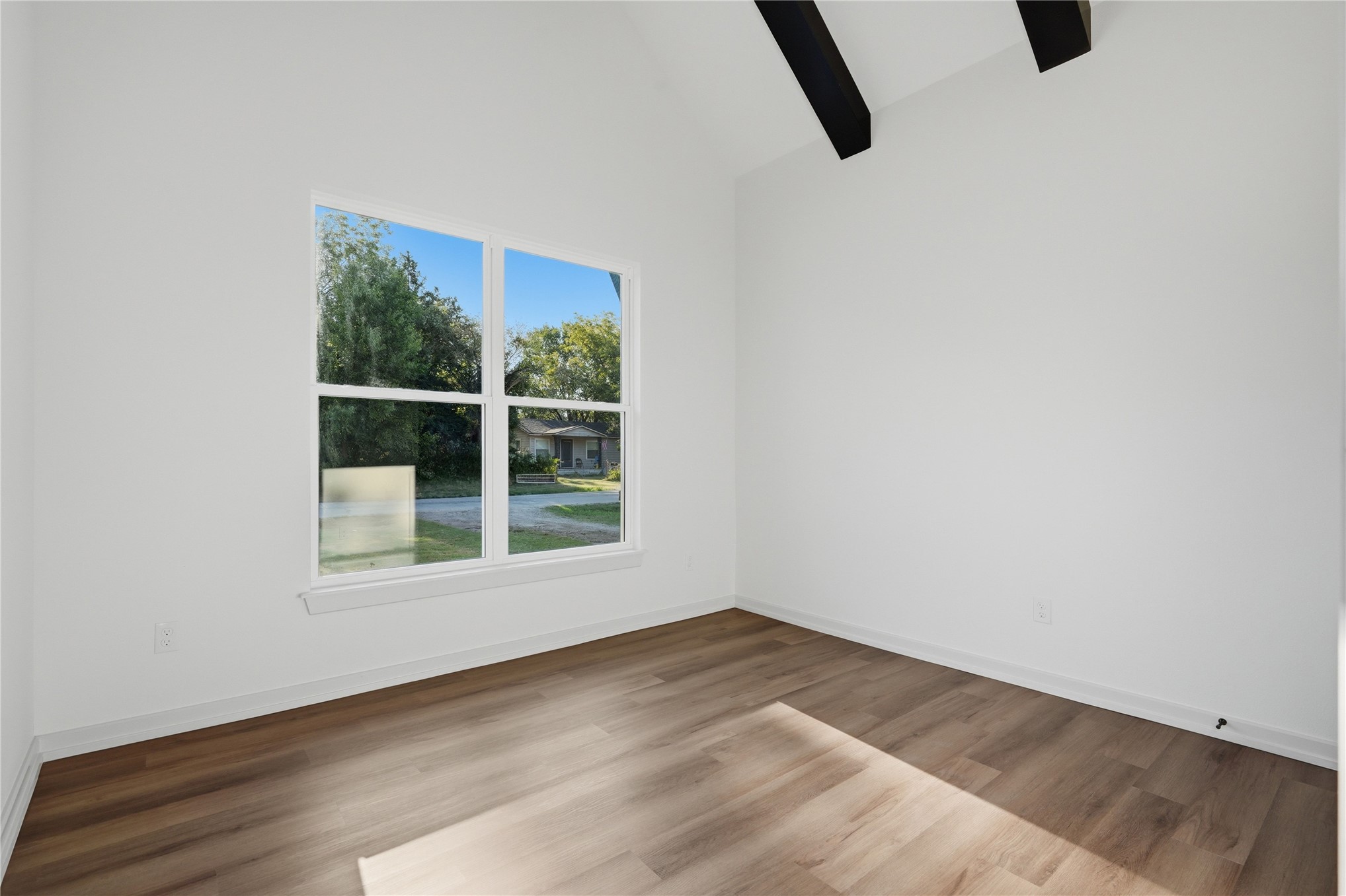 506 N Ross Street Property Photo 12