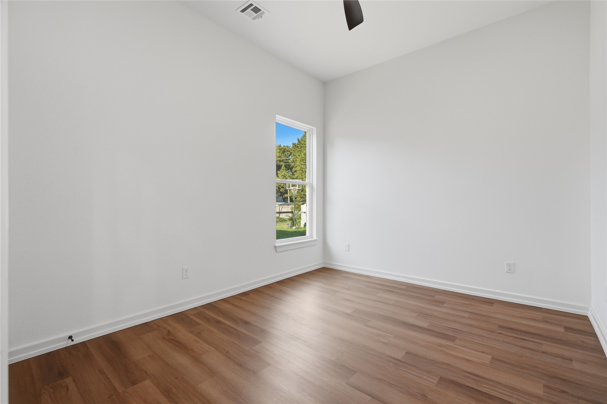 506 N Ross Street Property Photo 15
