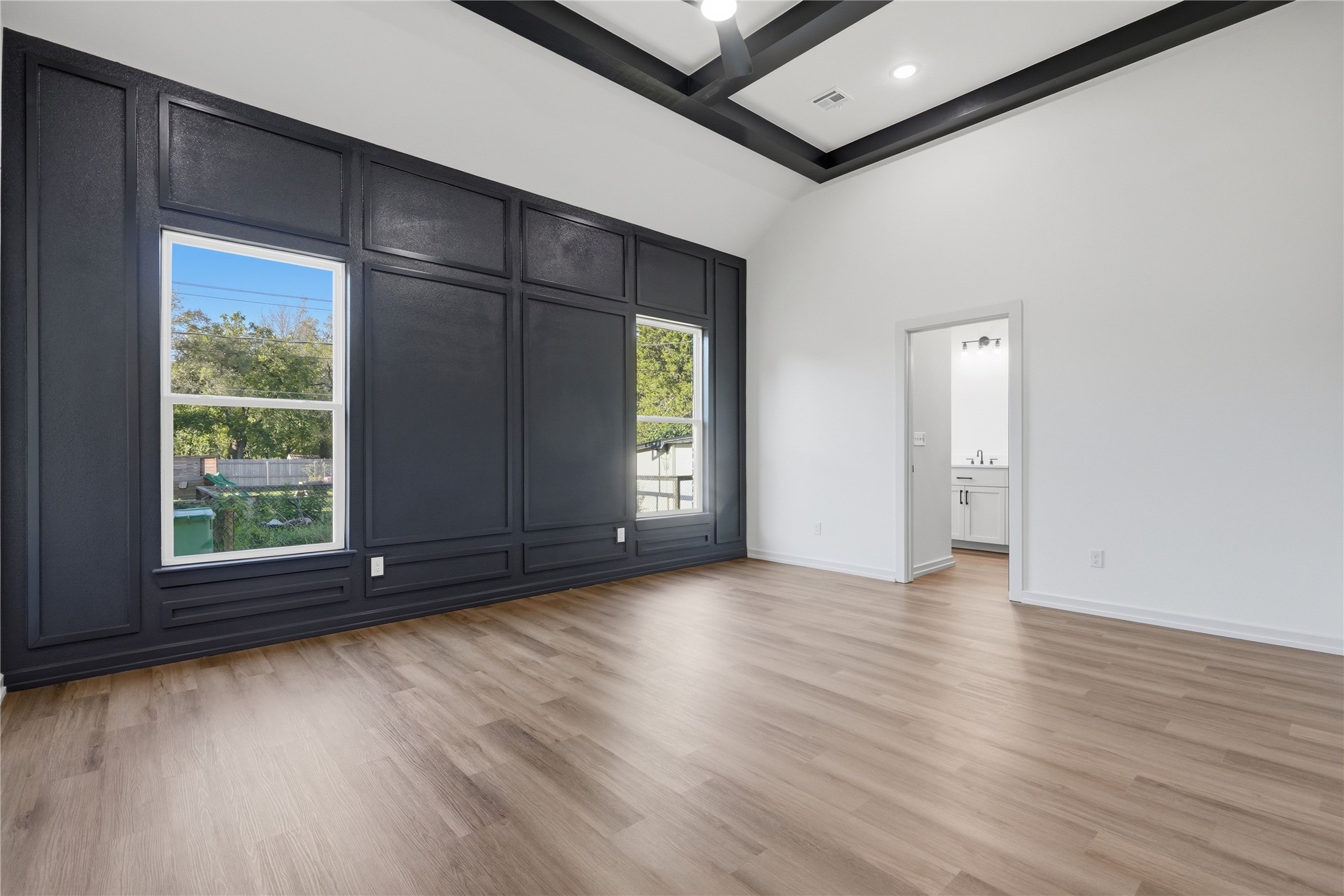 506 N Ross Street Property Photo 16