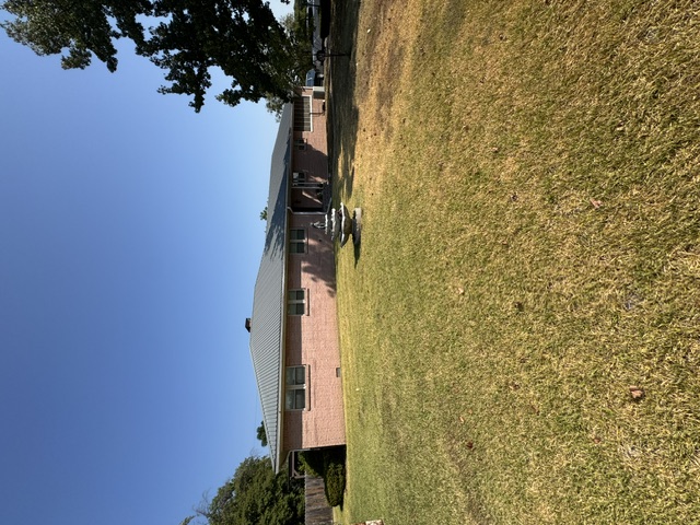 105 E Neff Street Property Photo 4