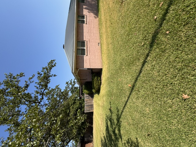 105 E Neff Street Property Photo 5