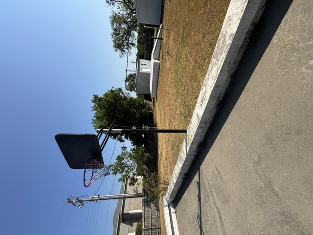105 E Neff Street Property Photo 11