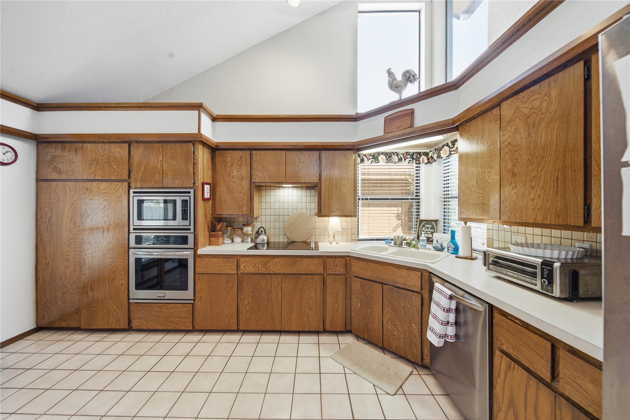 9204 S Maplewood Avenue Property Photo 13
