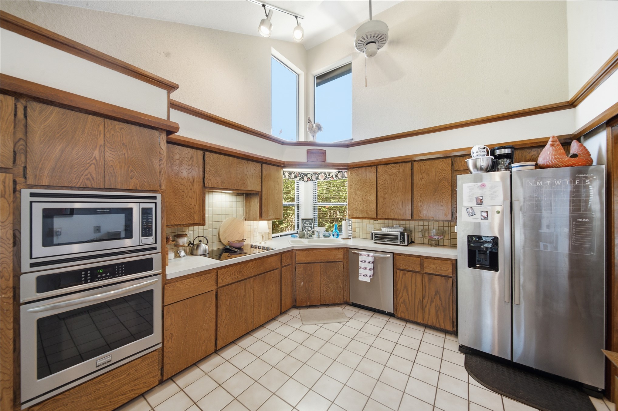 9204 S Maplewood Avenue Property Photo 14