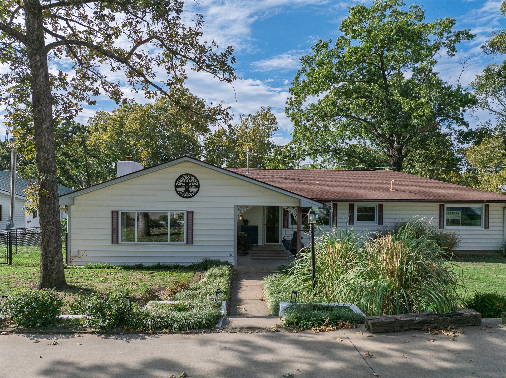 65113 E 250 Property Photo 1