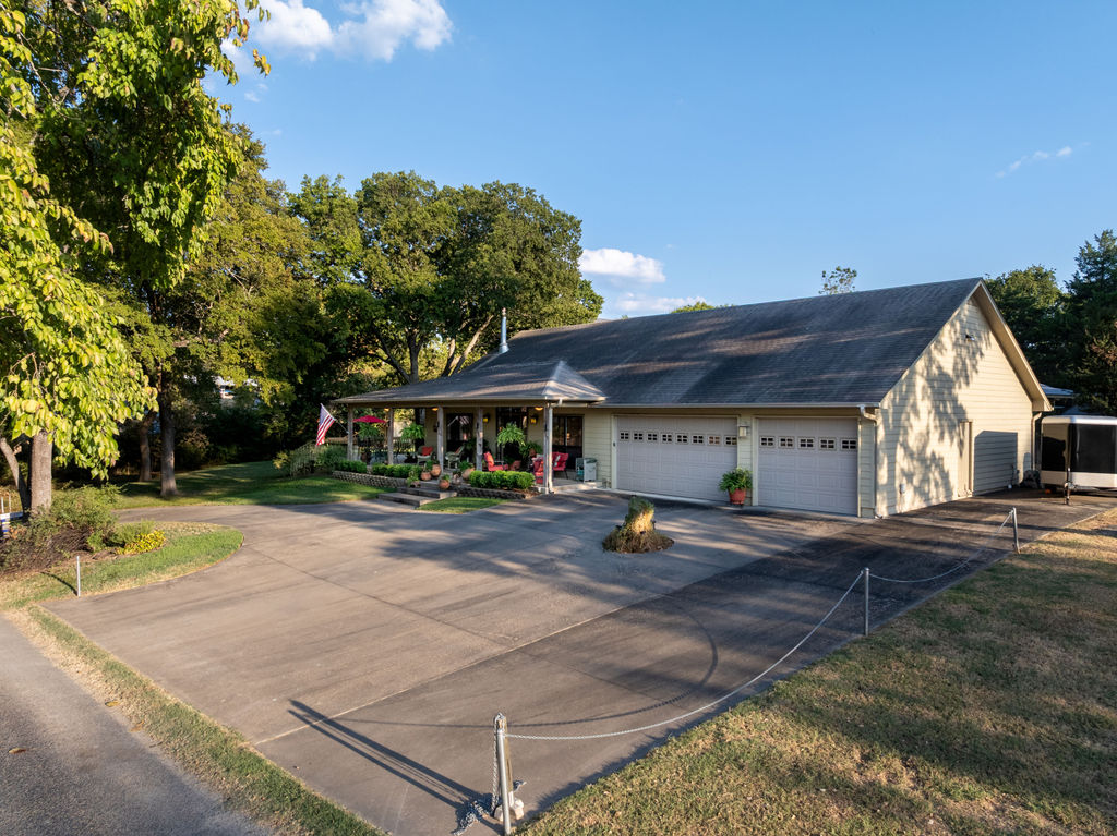 9045 Date Street Property Photo 2