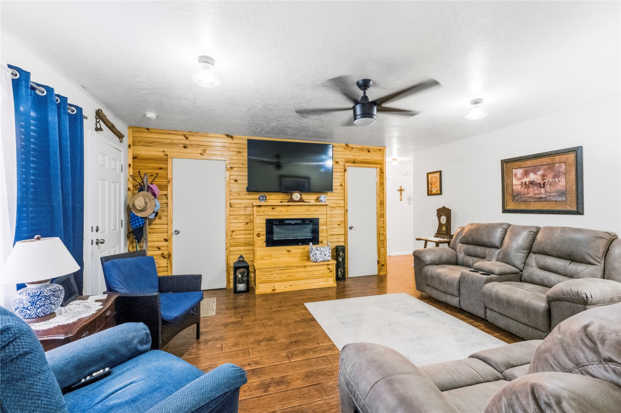 506 E Schmid Property Photo 8