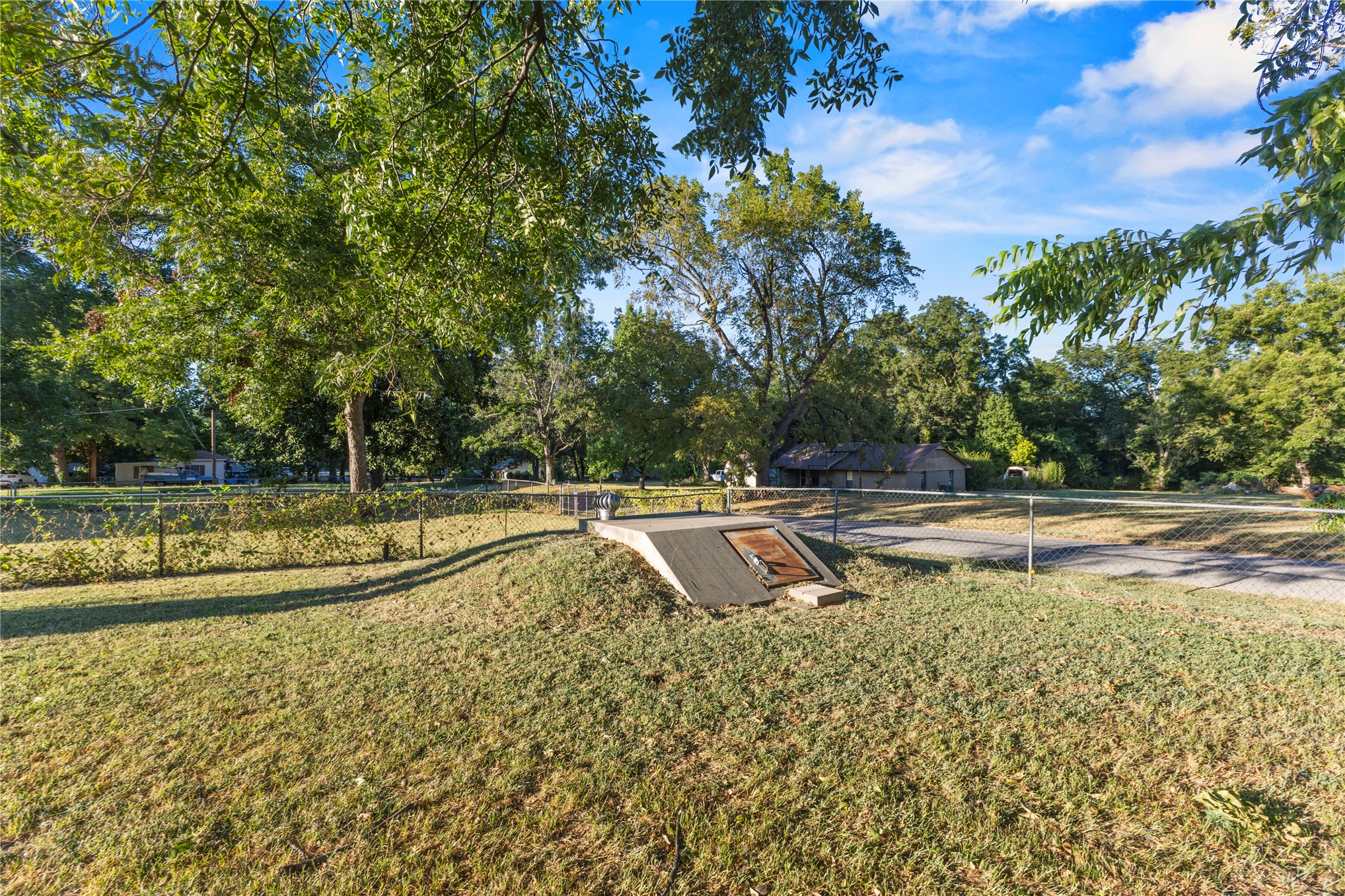 506 E Schmid Property Photo 26