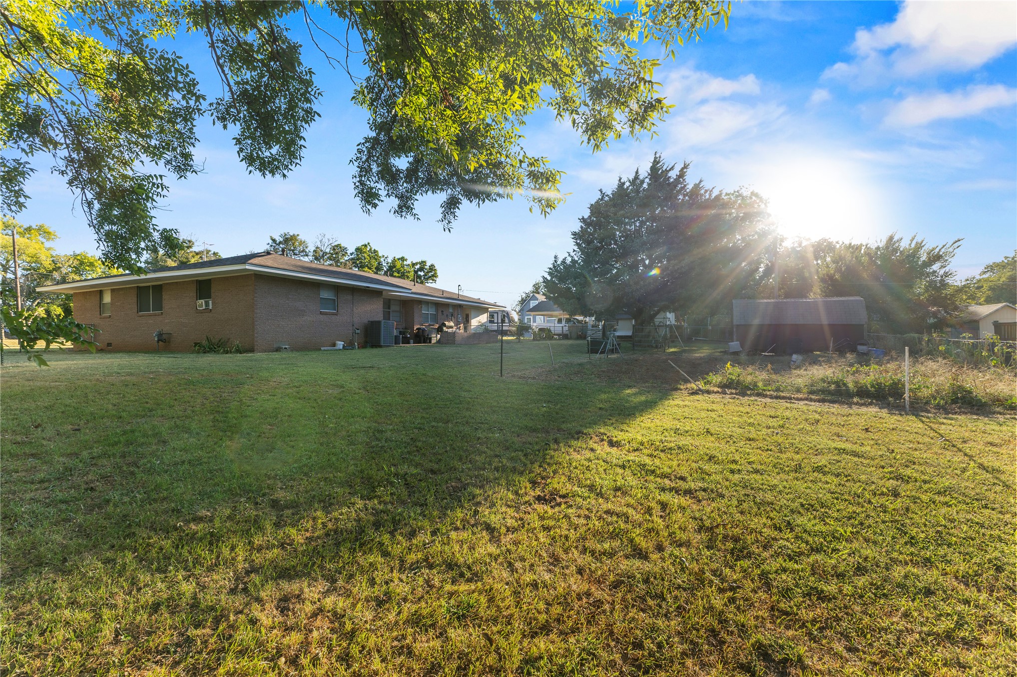 506 E Schmid Property Photo 27