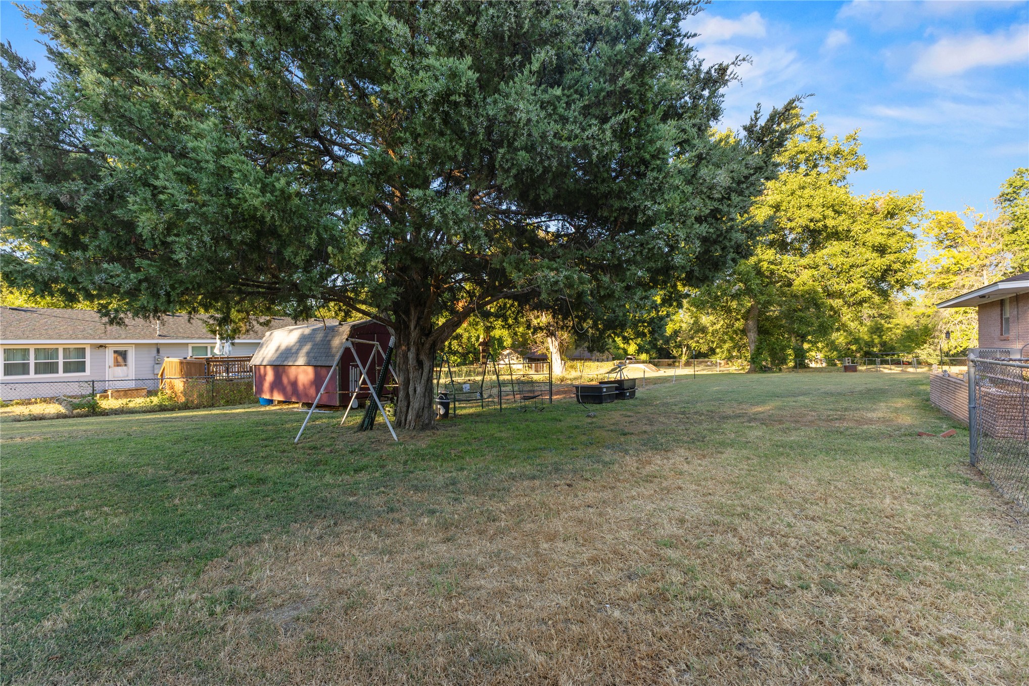 506 E Schmid Property Photo 30
