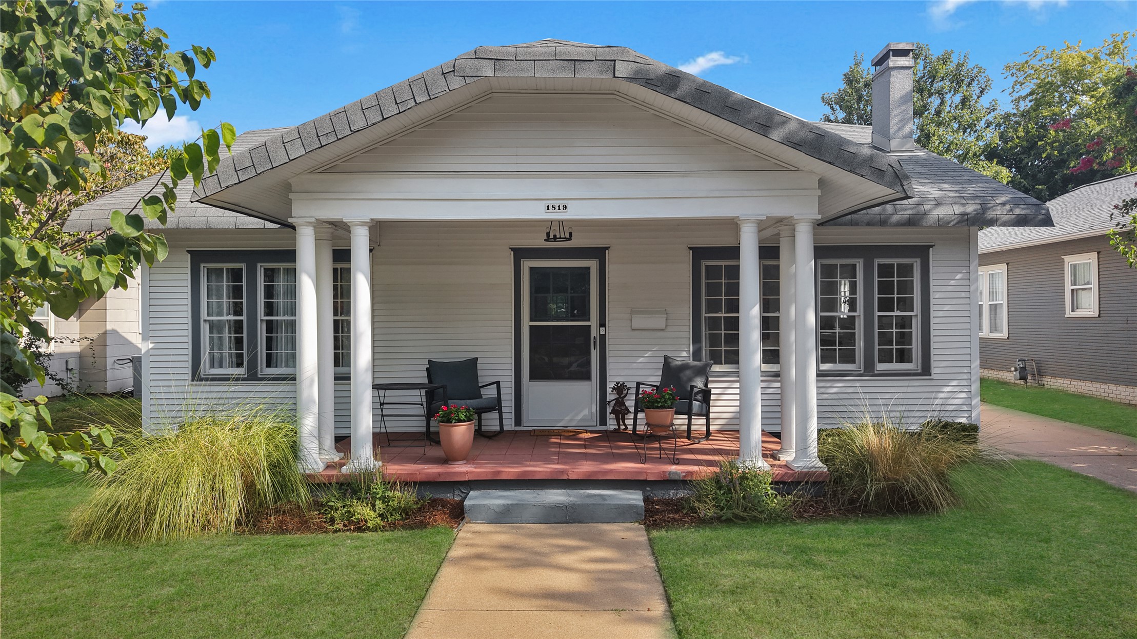 1819 E 16th Place