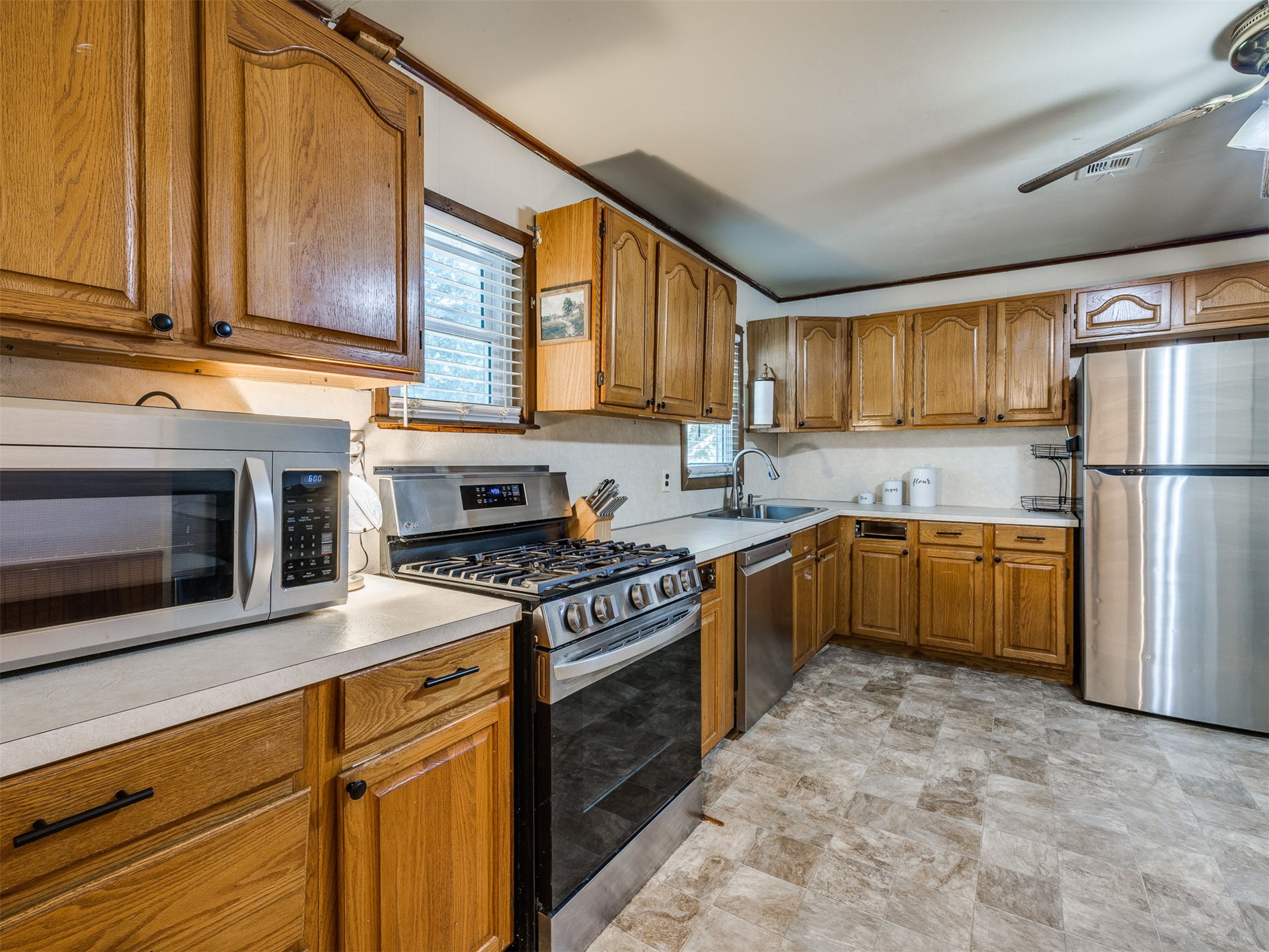 2019 S 161st West Avenue Property Photo 29