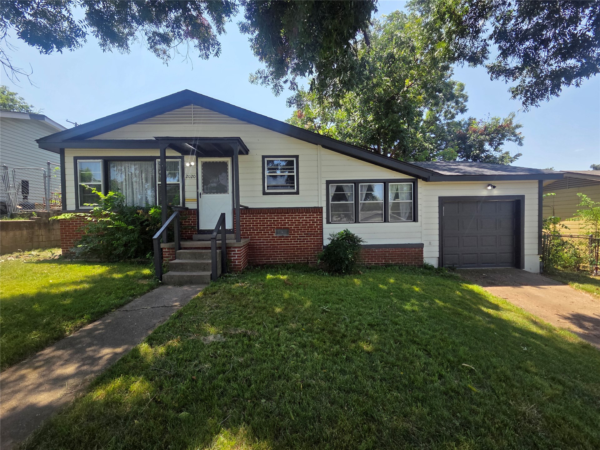 2020 W 46th Street Property Photo 4