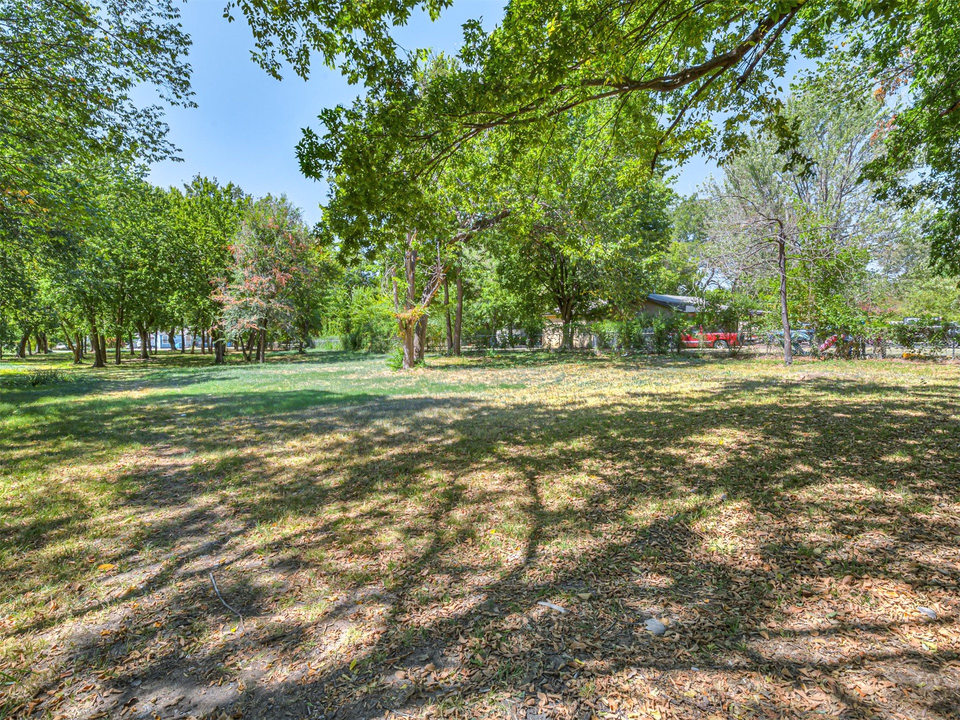2226 N Birmingham Place Property Photo 3